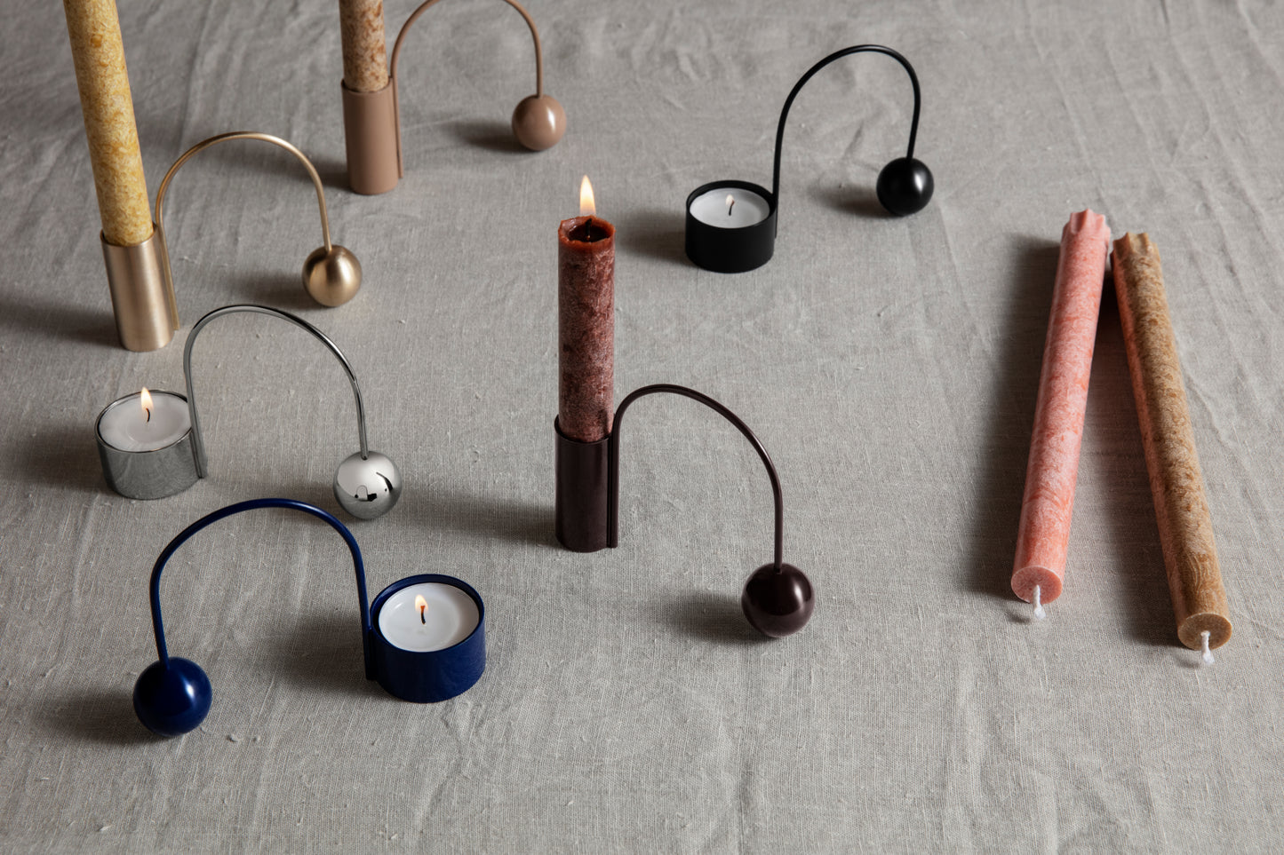 Ferm Living Balance tuikkukynttilänjalka musta