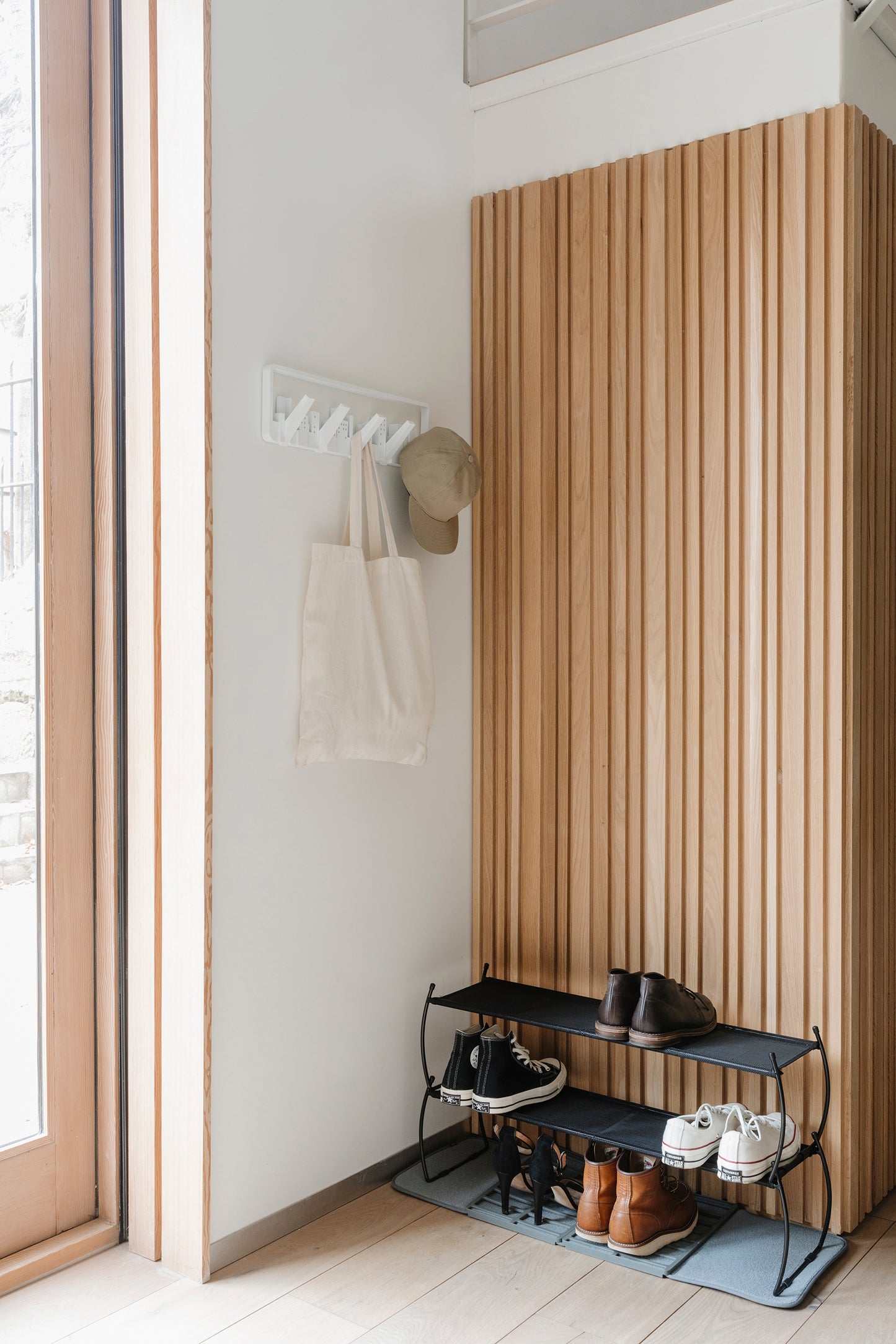 Umbra Skyline naulakko valkoinen