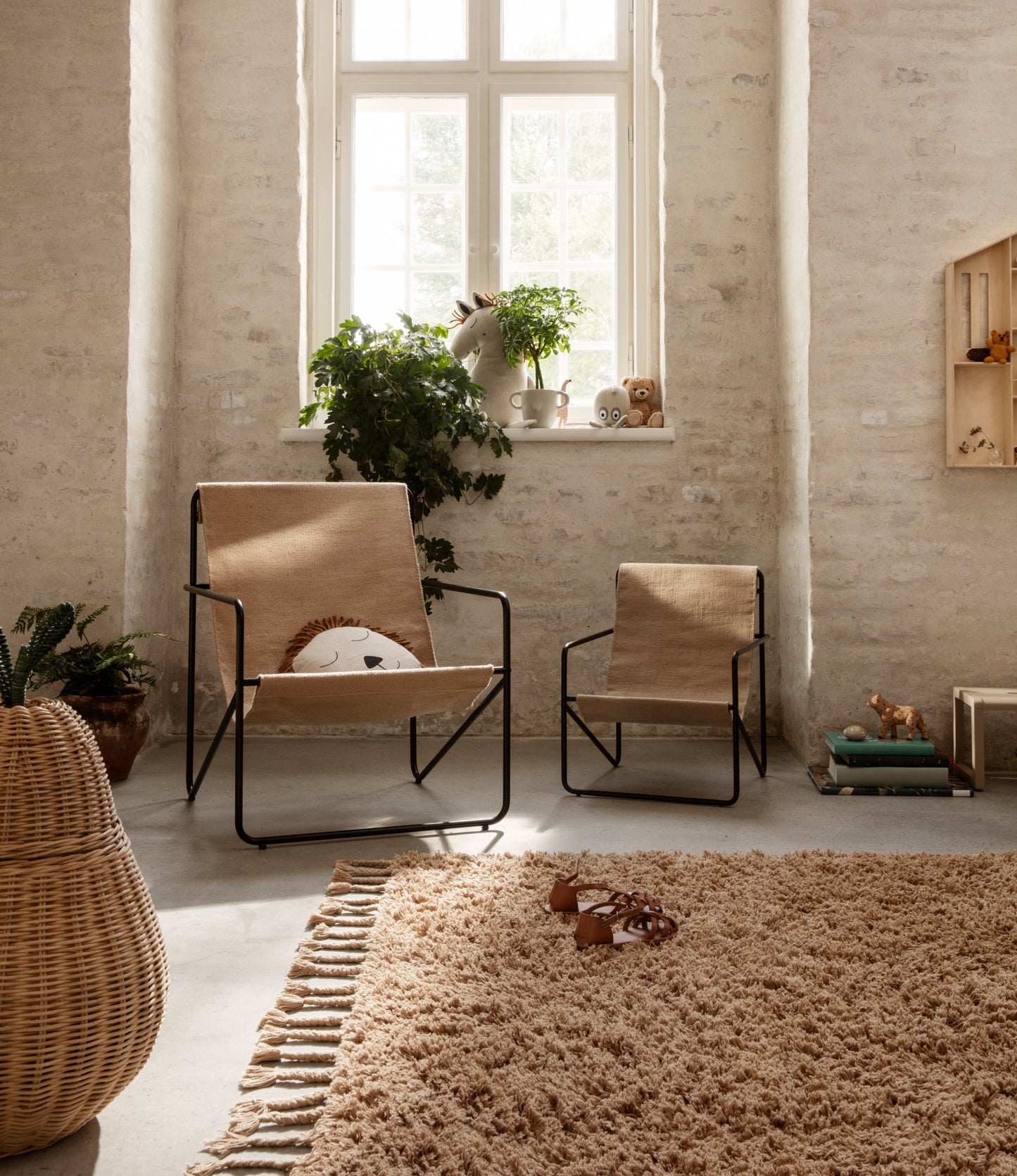 Ferm Living Desert lepotuoli musta/sand
