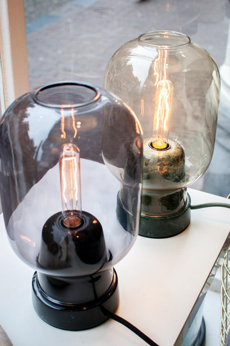 Normann Copenhagen Amp pöytävalaisin vihreä/kulta