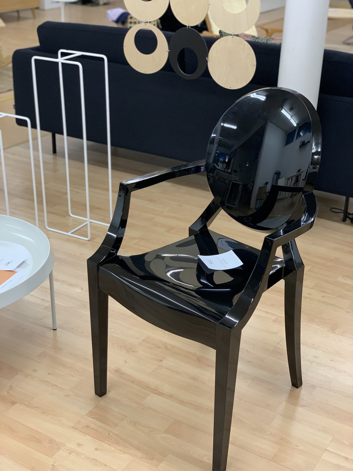 Kartell Louis Ghost tuoli musta (Myymälämalli)