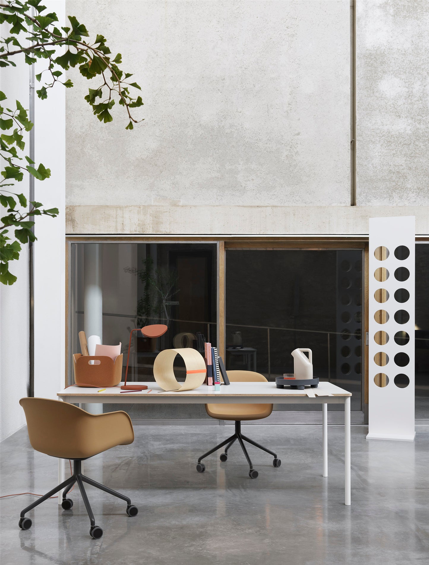 Muuto Leaf pöytävalaisin kuparinruskea