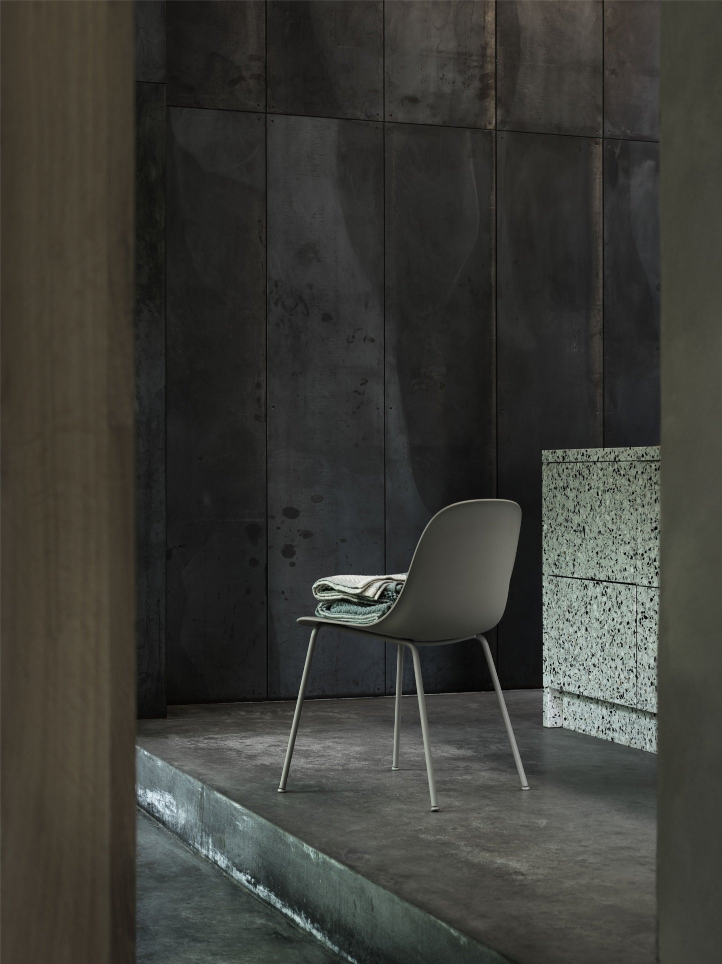 Muuto Fiber tuoli, teräsjalat, harmaa