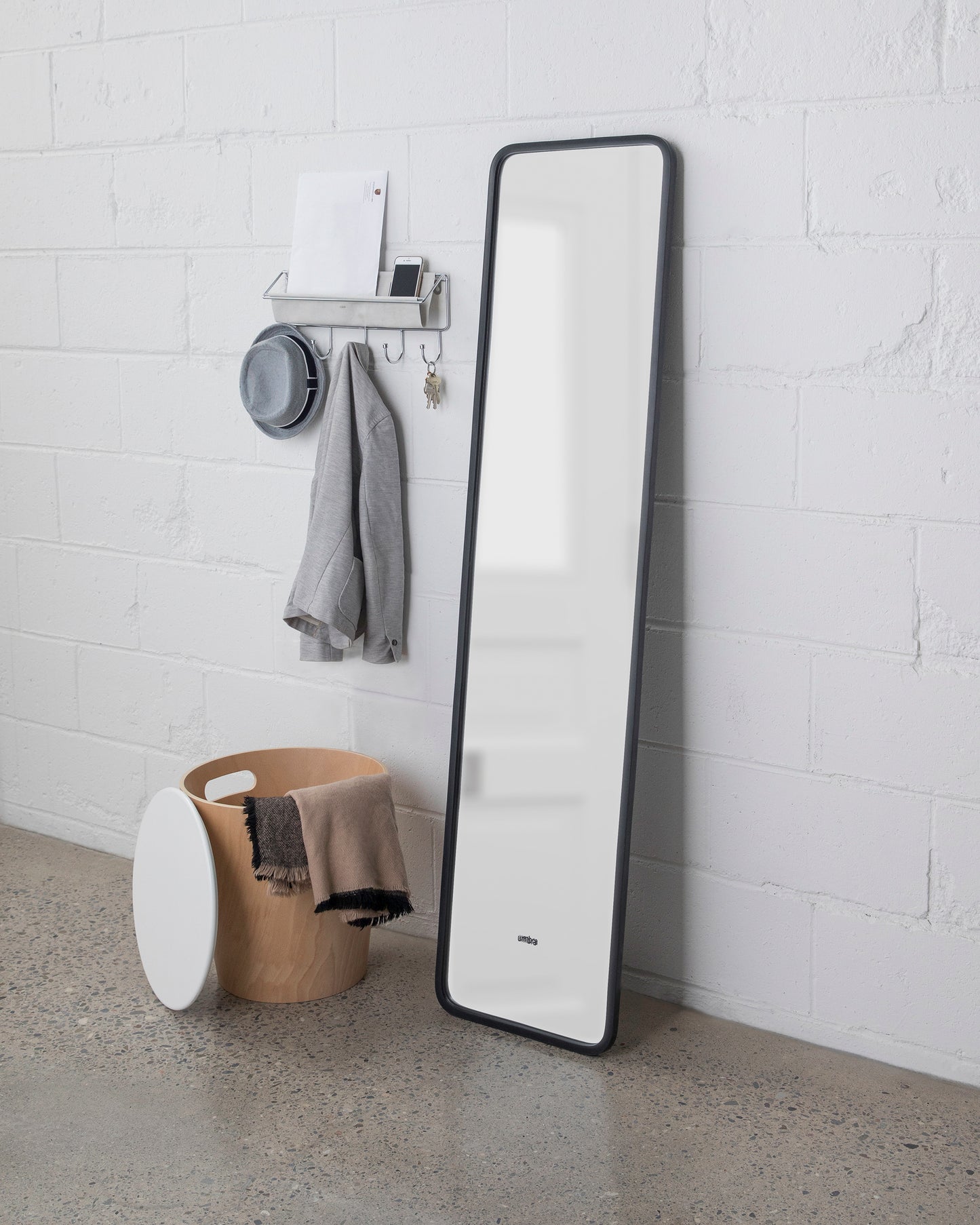 Umbra Hub Leaning peili