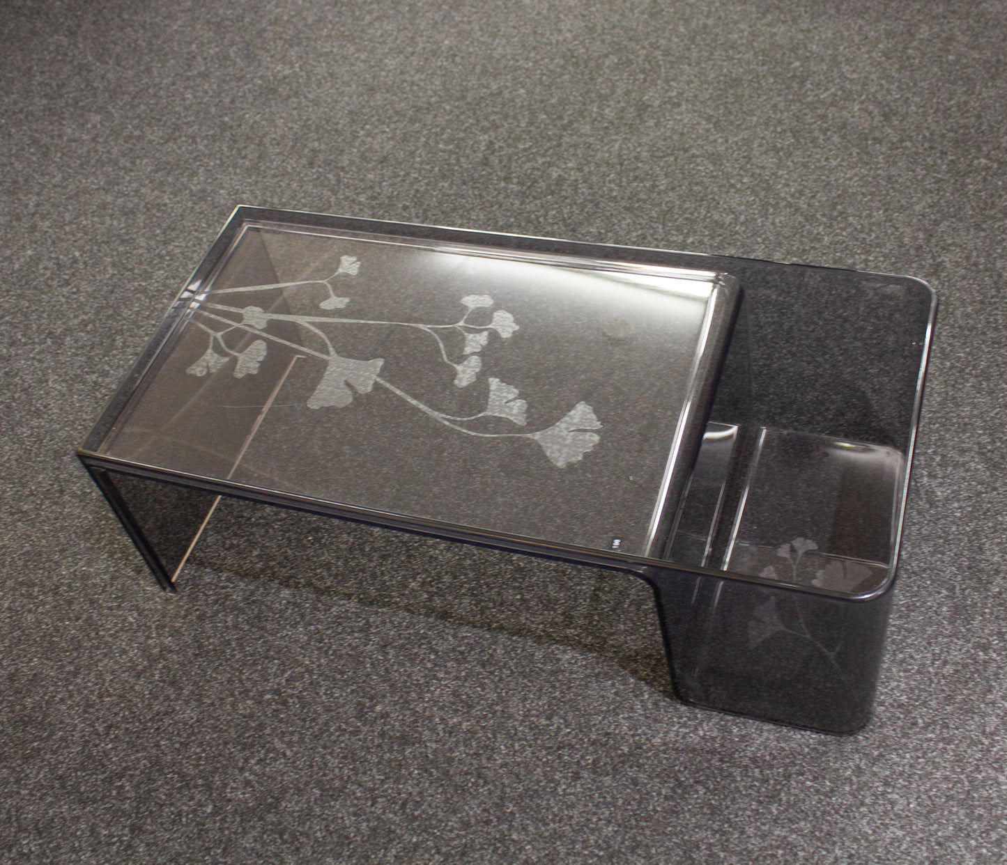 Kartell Usame taso ruskea