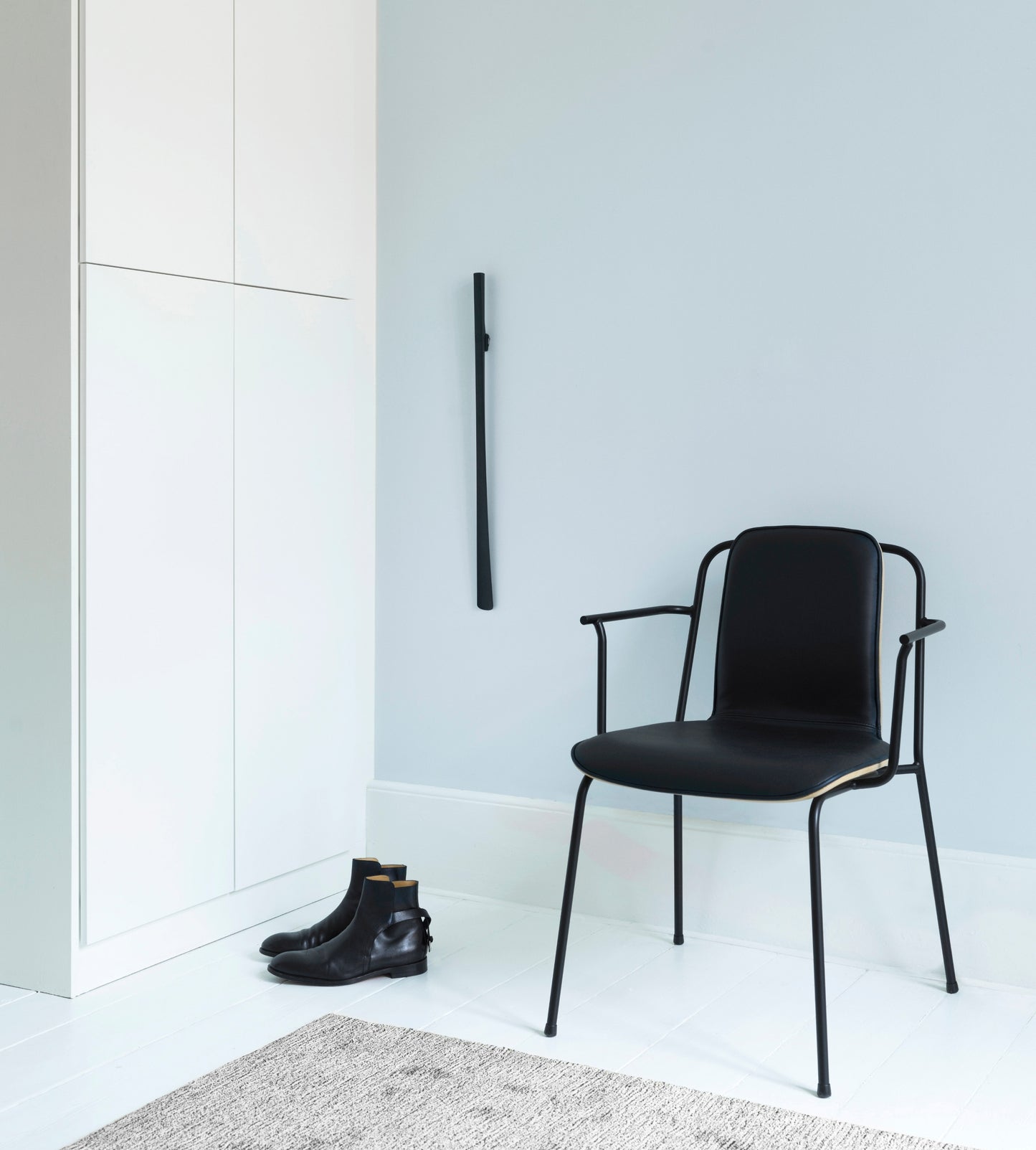 Normann Copenhagen Shoehorn kenkälusikka musta