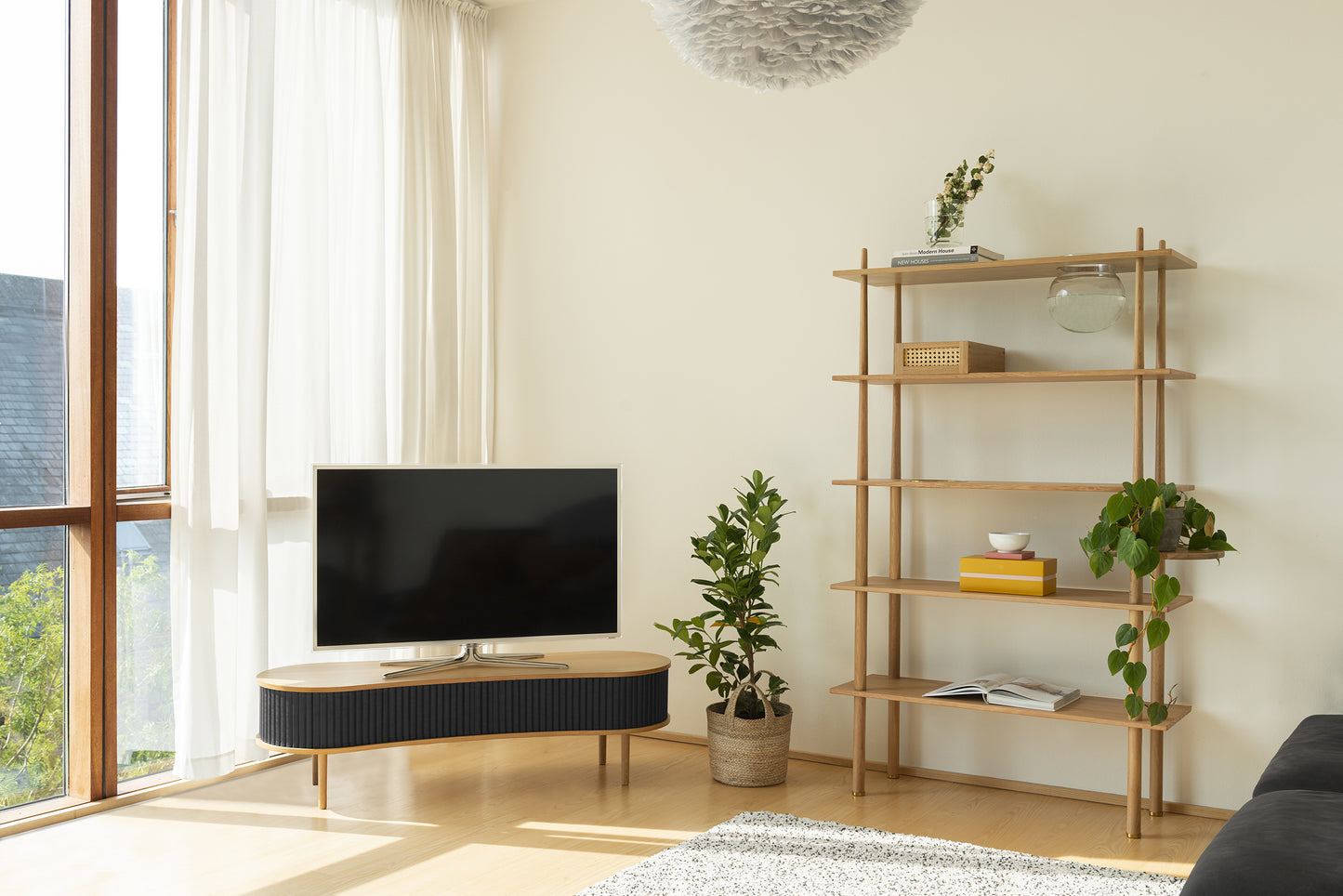 UMAGE Audacious TV-taso tammi/hiili