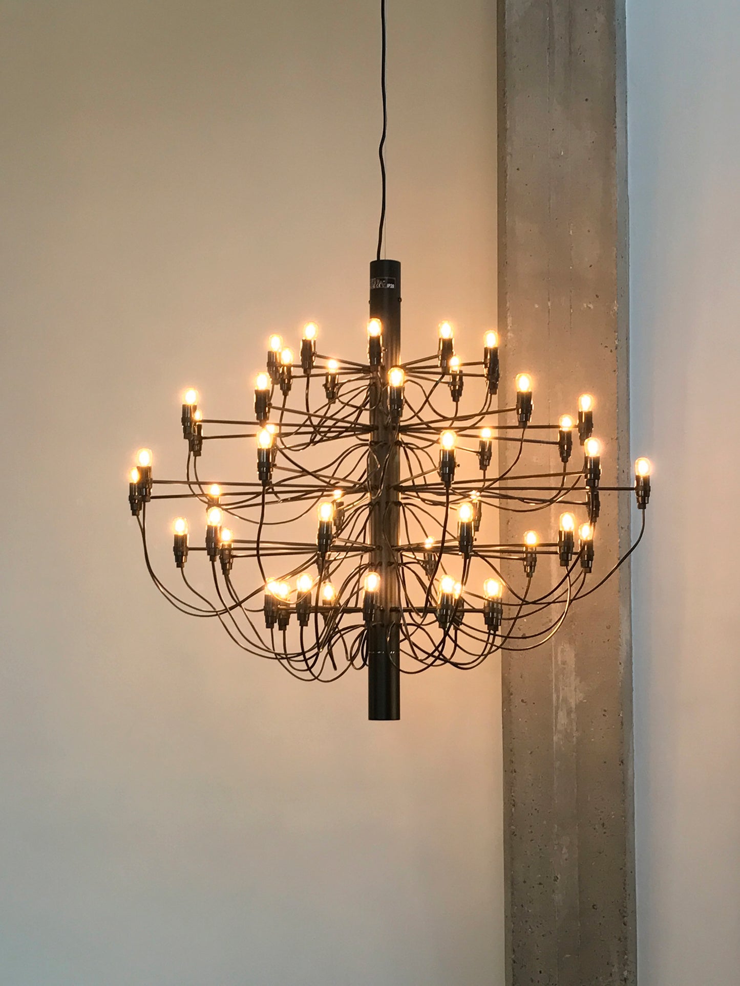 Flos 2097/50 valaisin LED mattamusta