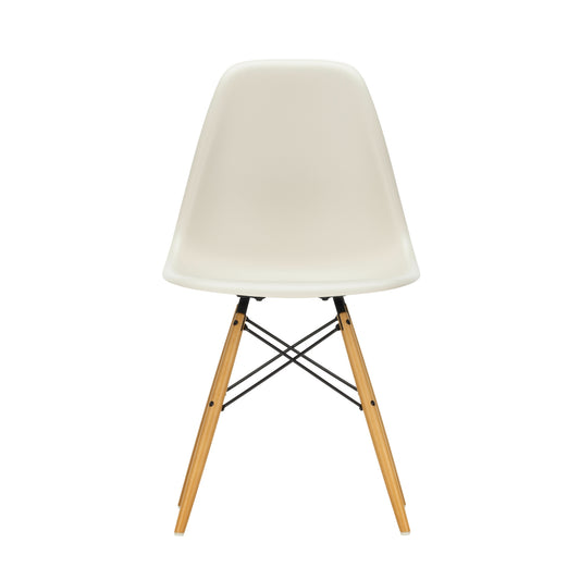 Vitra Eames DSW tuoli luonnonvalkoinen/vaahtera