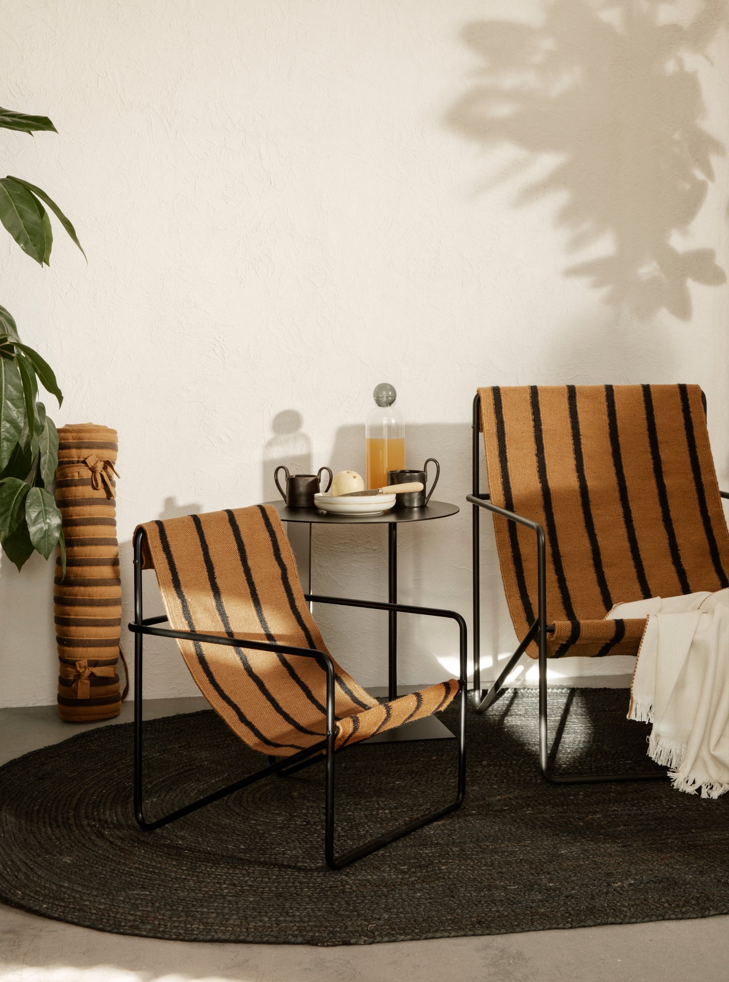 Ferm Living Desert lepotuoli musta/stripe