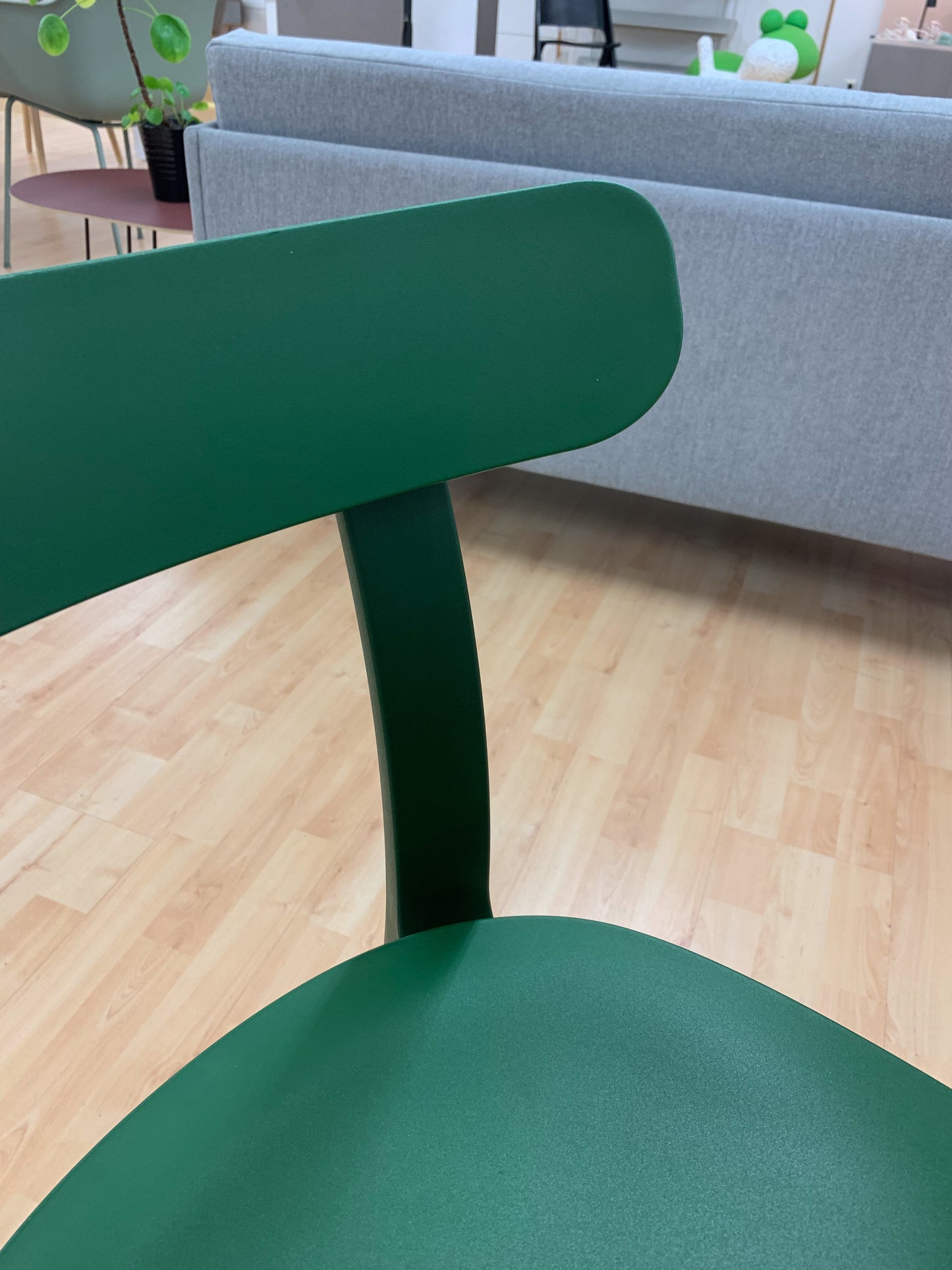 Vitra All Plastic Chair vihreä (Myymälämalli)