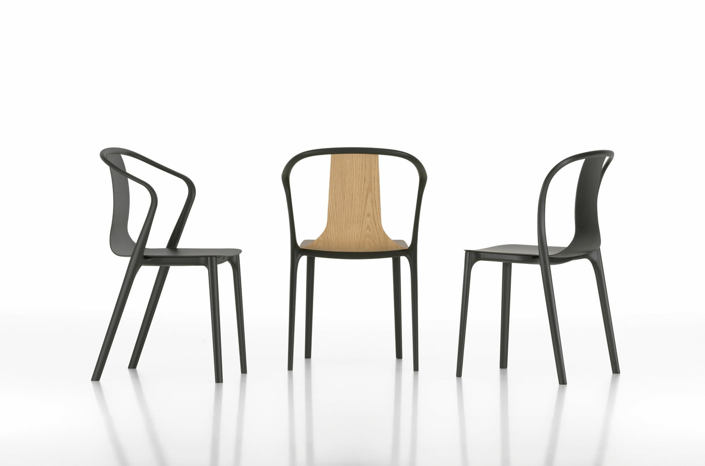 Vitra Belleville tuoli käsinojilla musta/tammi