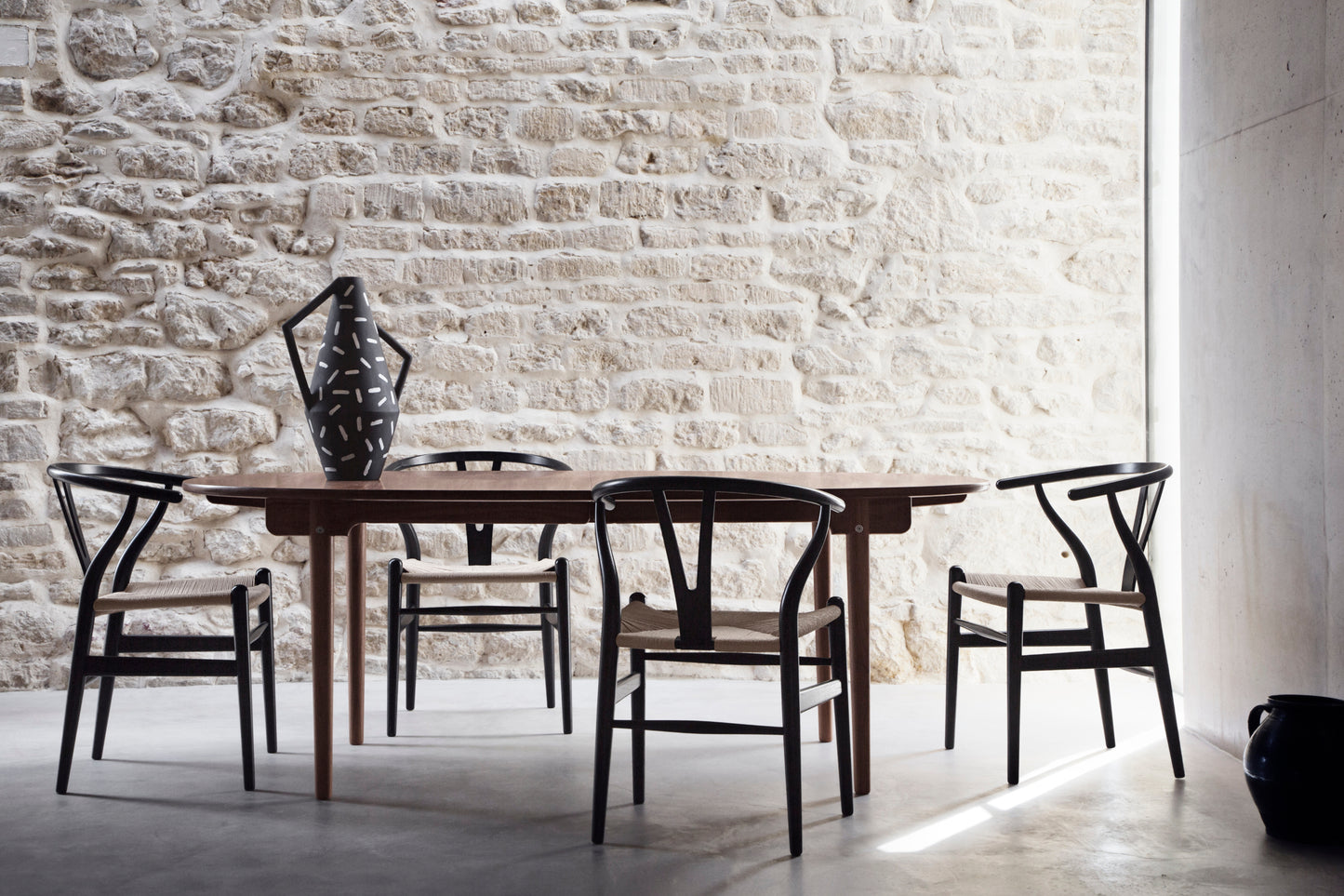 Carl Hansen & Søn CH24 Wishbone musta pyökki/luonnonväri