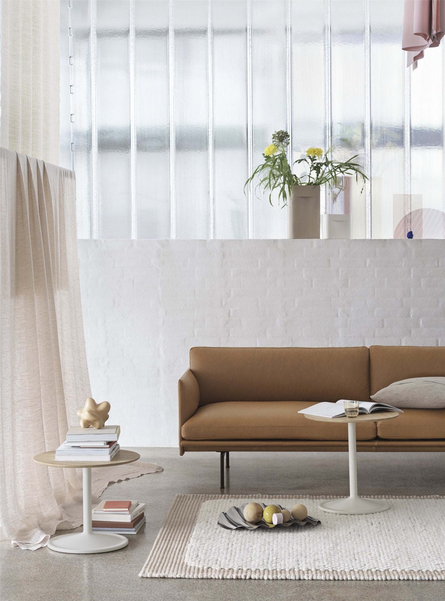 Muuto Soft sivupöytä Ø41 korkea tammi/luonnonvalkoinen