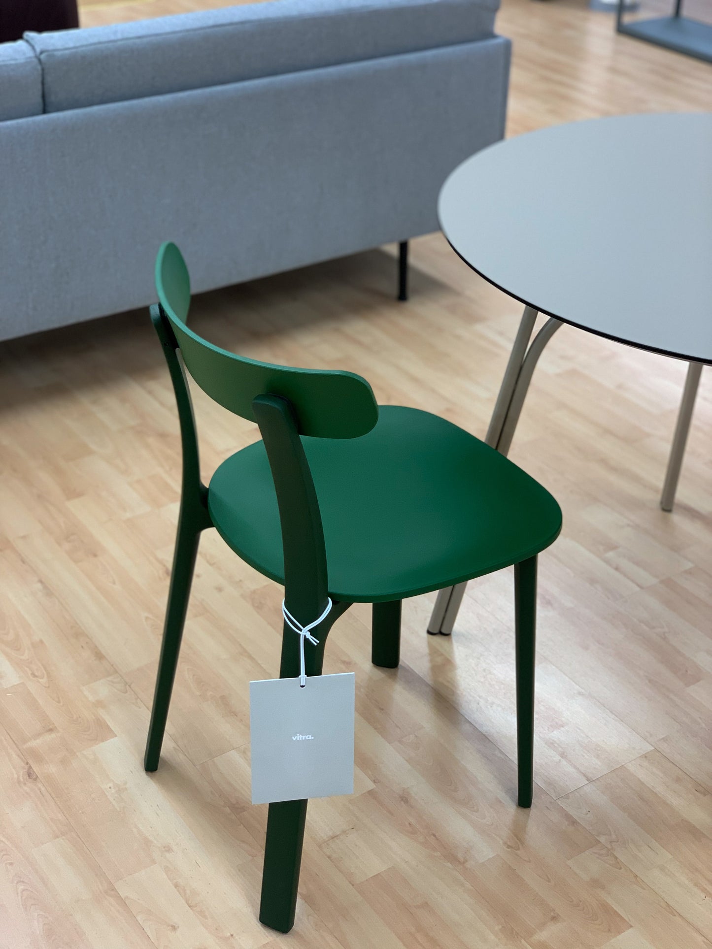 Vitra All Plastic Chair vihreä (Myymälämalli)