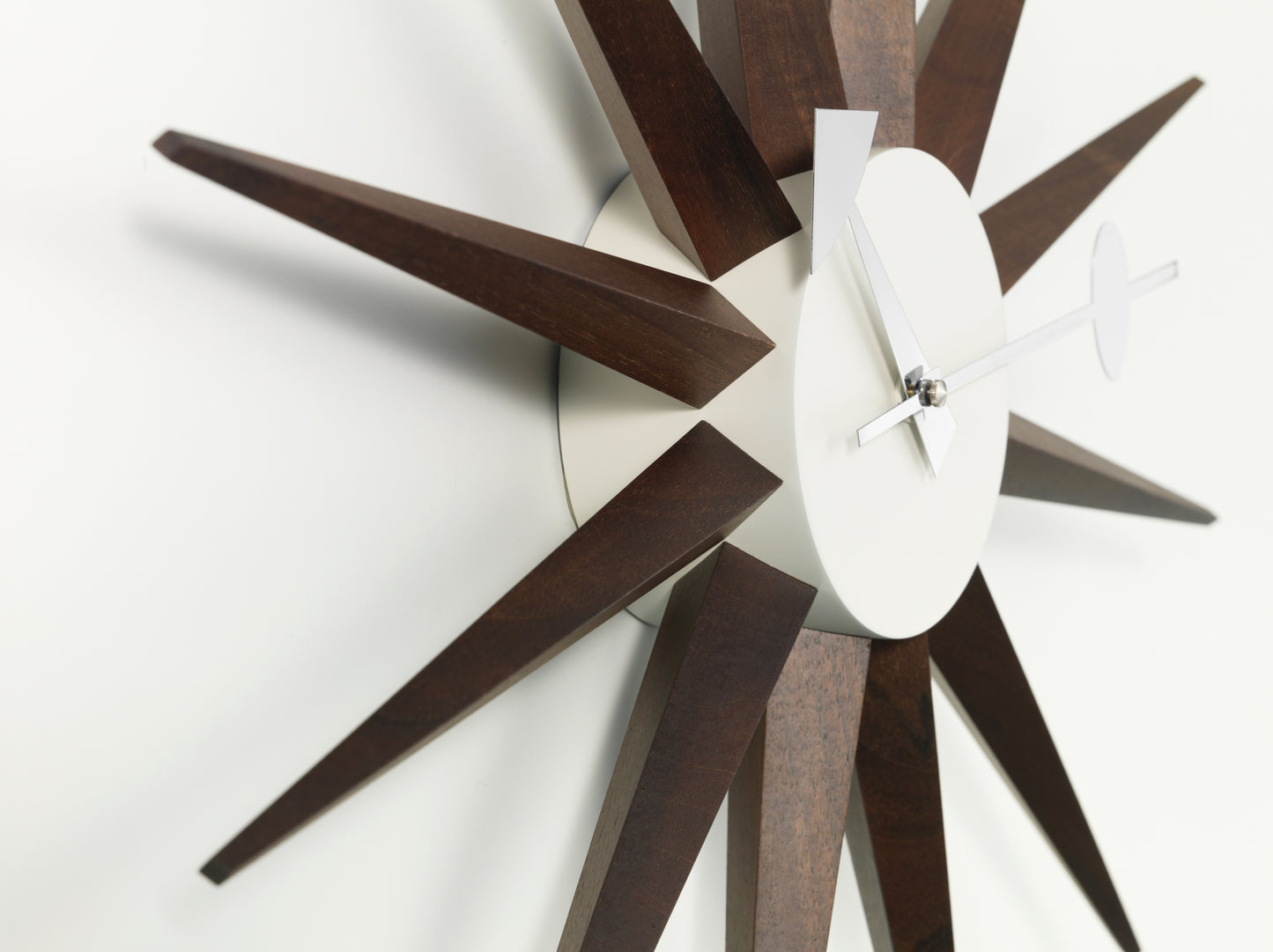 Vitra Nelson Sunburst kello pähkinä