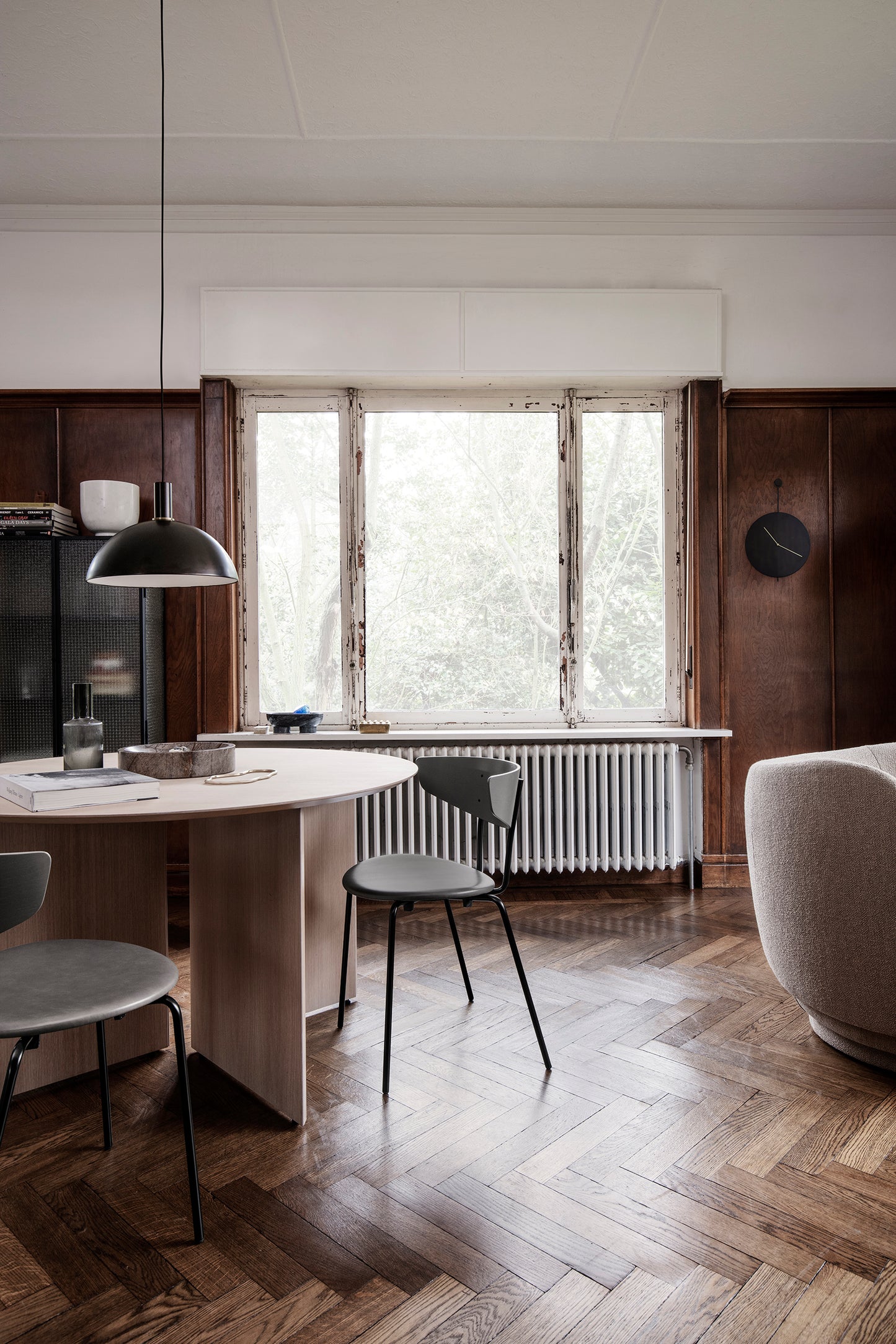 Ferm Living Trace seinäkello musta/messinki