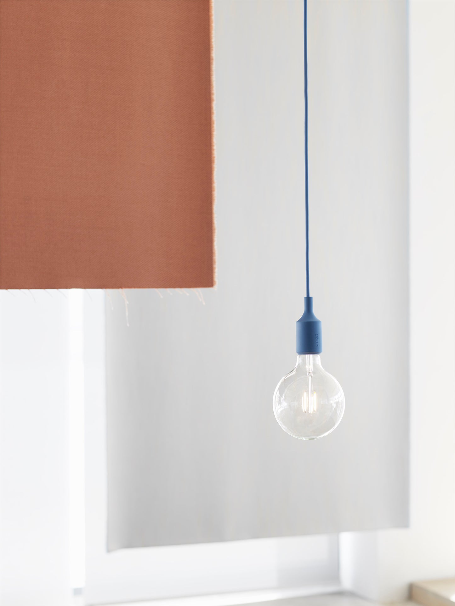 Muuto E27 valaisin haaleansininen