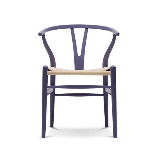 Carl Hansen & Søn CH24 Wishbone violetinsininen pyökki/luonnonväri