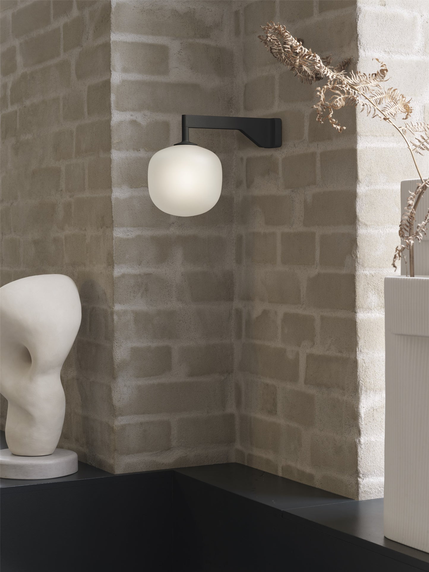 Muuto Rime seinävalaisin harmaa