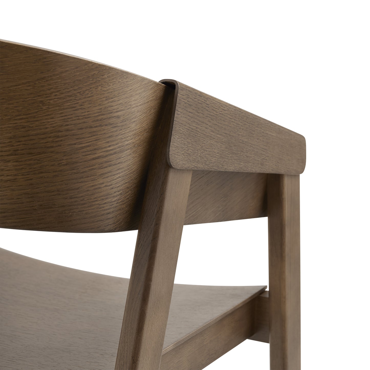 Muuto Cover käsinojatuoli tummanruskea