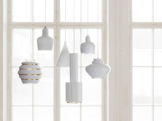 Artek A110 "Käsikranaatti" valaisin valkoinen/valkoinen