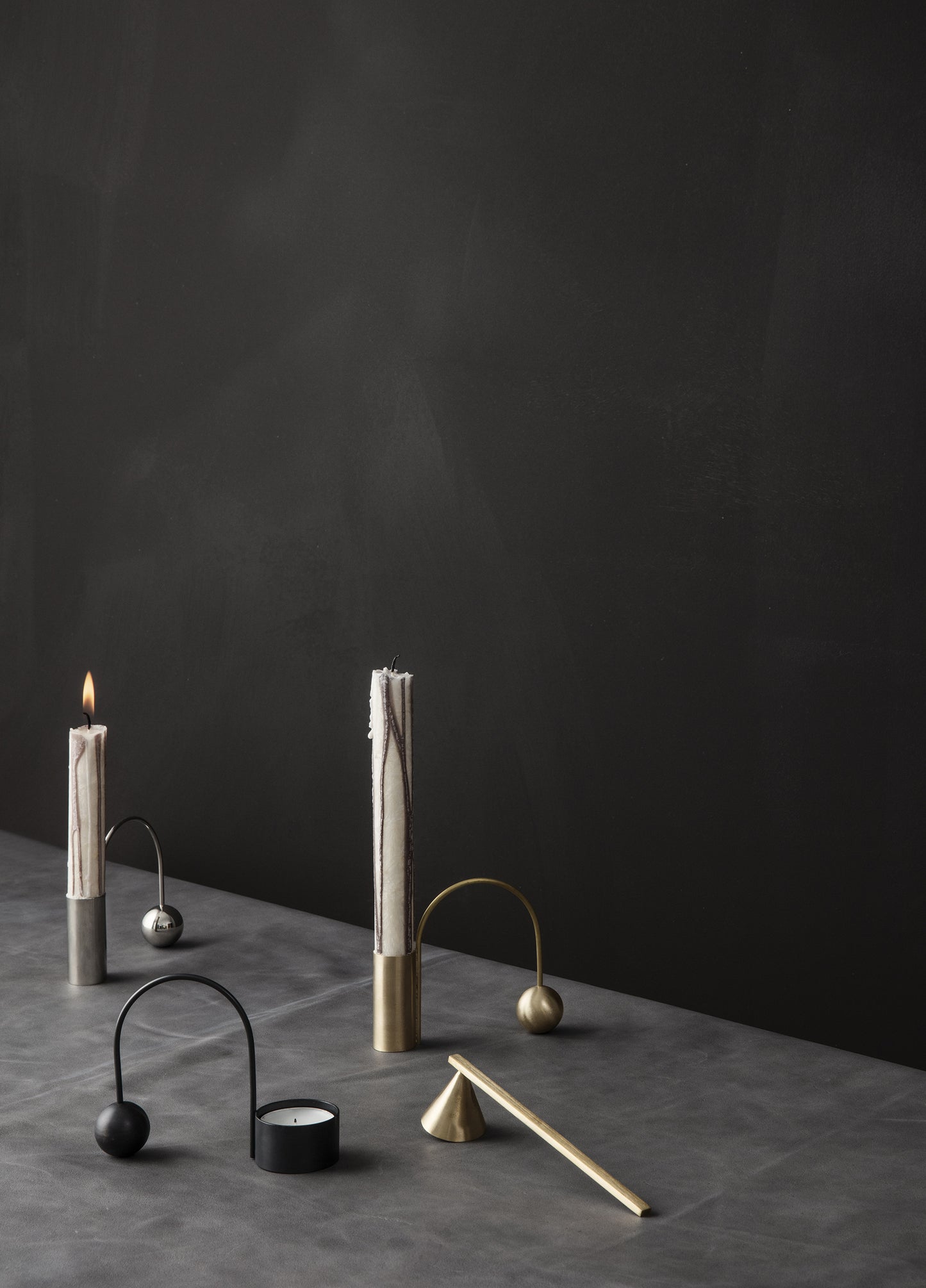 Ferm Living Balance kynttilänjalka messinki