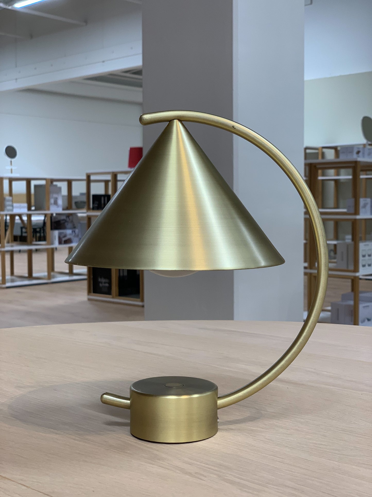 Ferm Living Meridian pöytävalaisin messinki (Kuljetusvaurio)