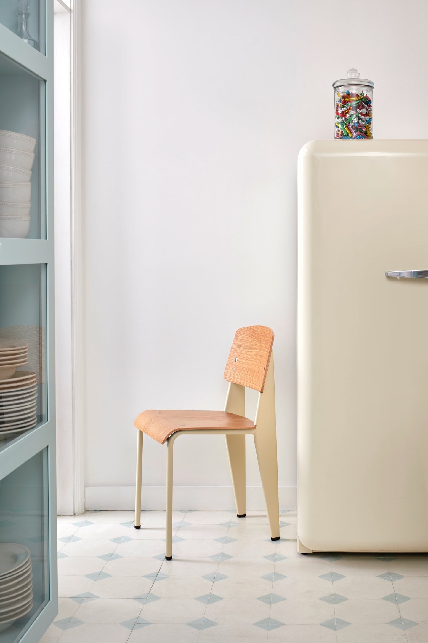 Vitra Standard tuoli tammi/luonnonvalkoinen