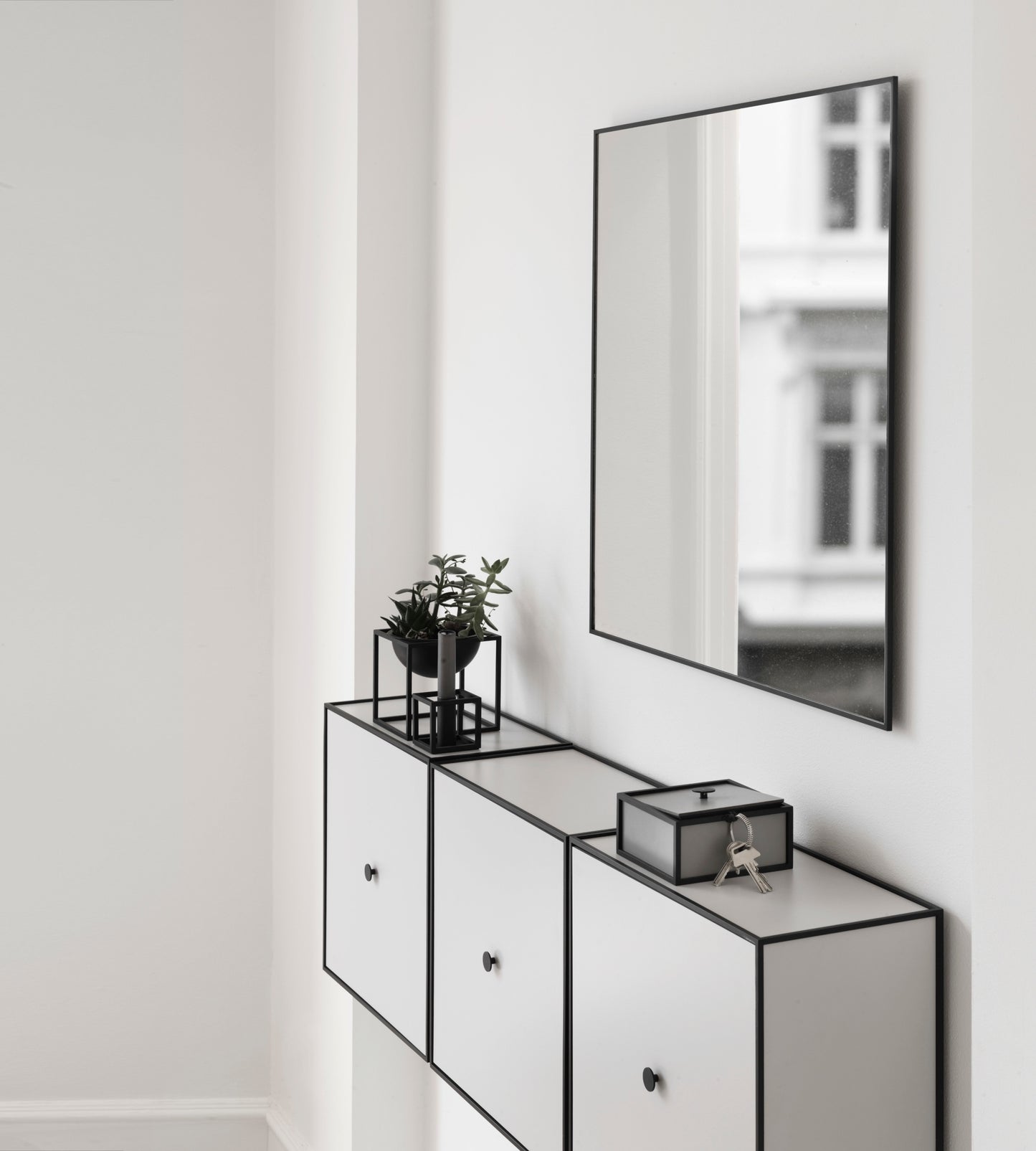 By Lassen View peili 70x70 musta