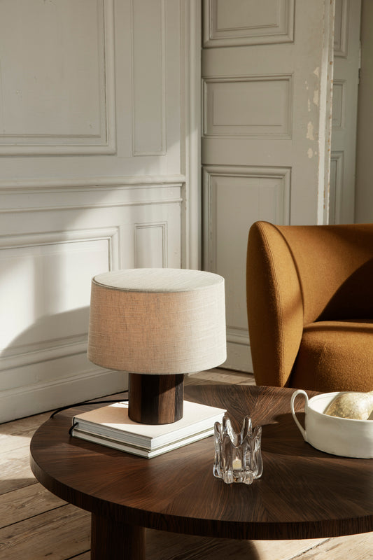 Ferm Living Post jalka S tummanruskea/musta