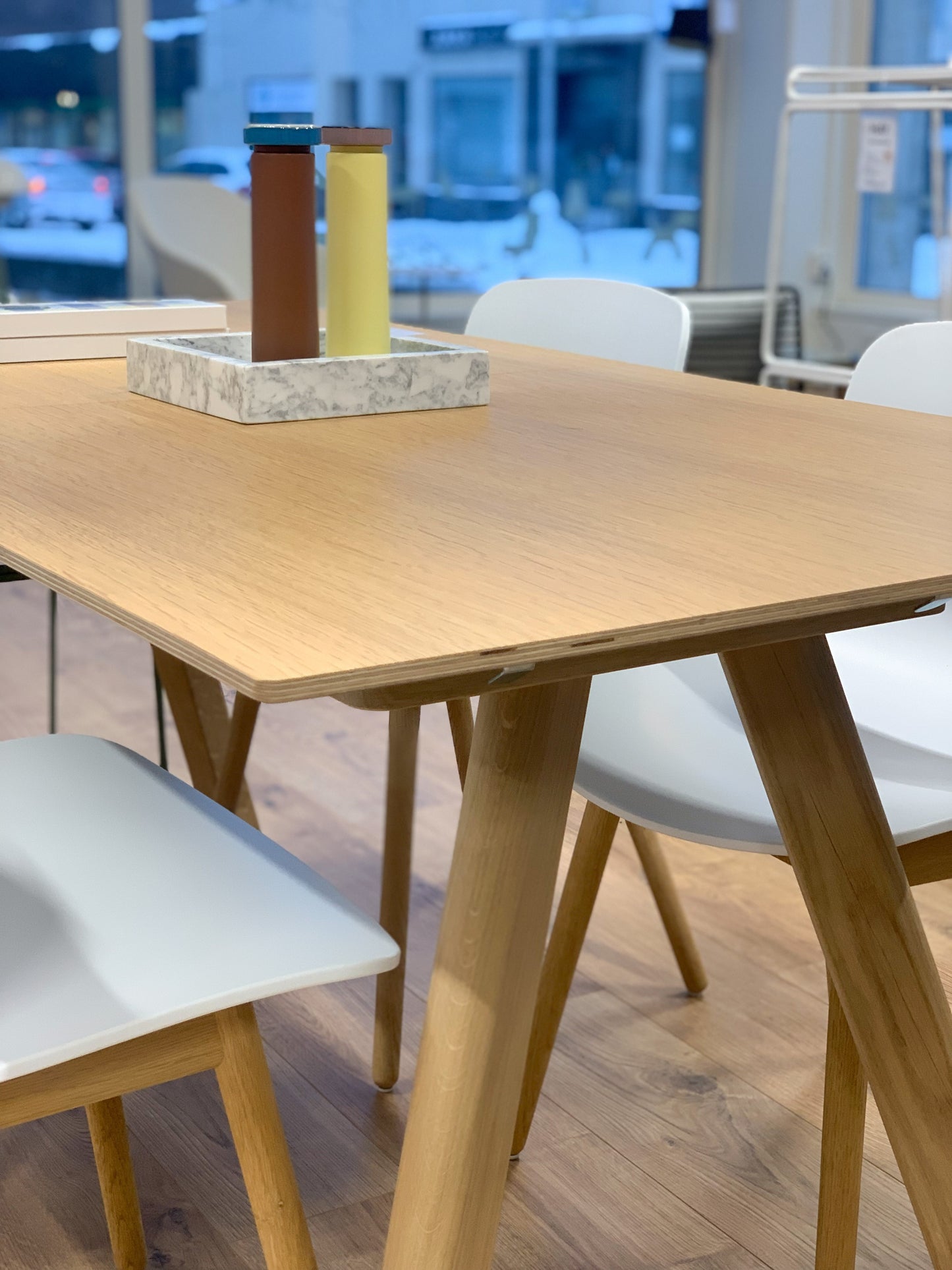 HAY CPH30 jatkettava pöytä 160x80 tammi, jatkopalat valk. laminaatti (Myymälämalli)