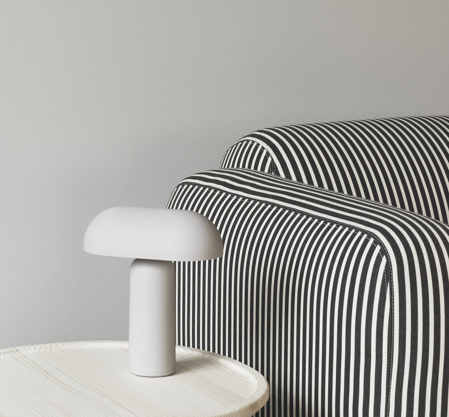 Normann Copenhagen Porta pöytävalaisin valkoinen