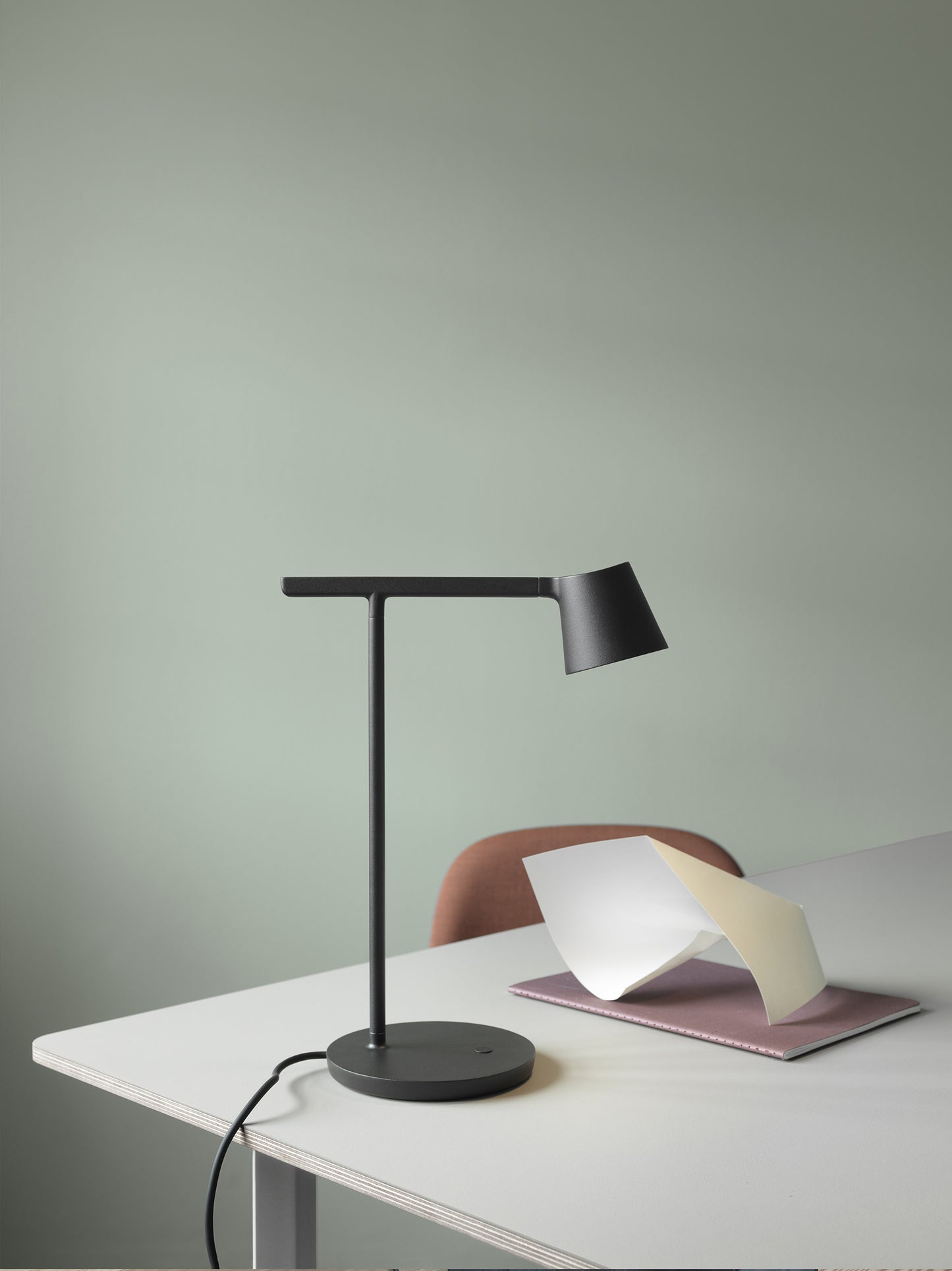 Muuto Tip pöytävalaisin valkoinen