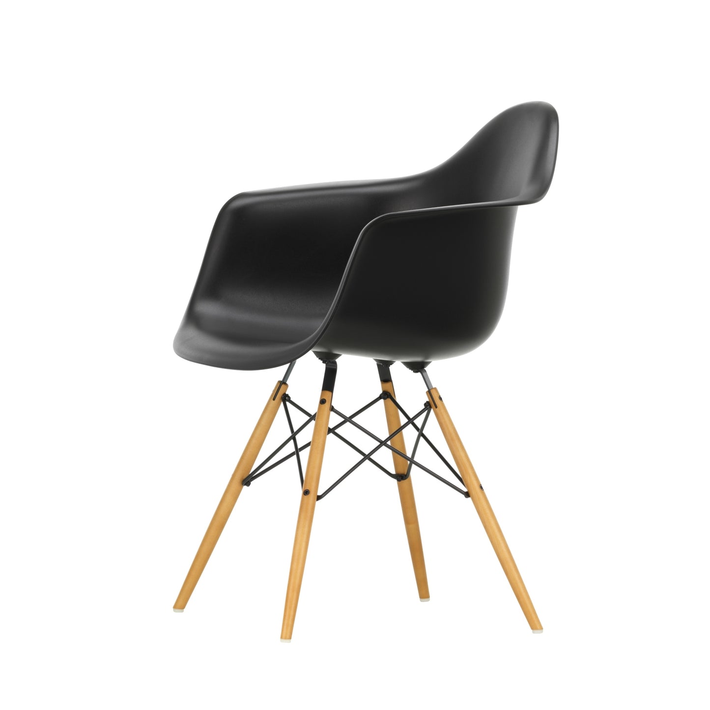 Vitra Eames DAW tuoli musta/vaahtera