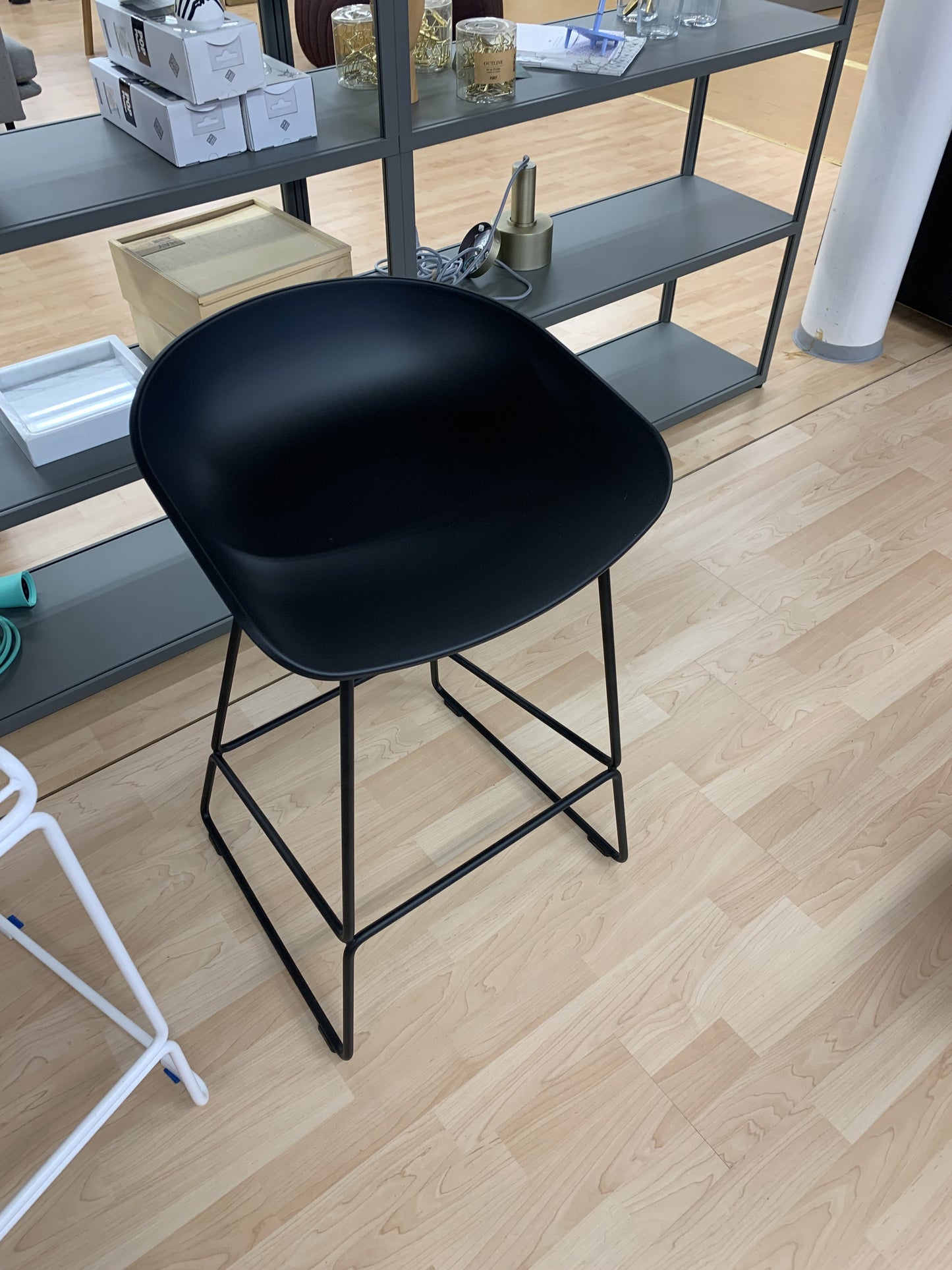 HAY AAS38 baarituoli 64cm musta/musta (Myymälämalli)