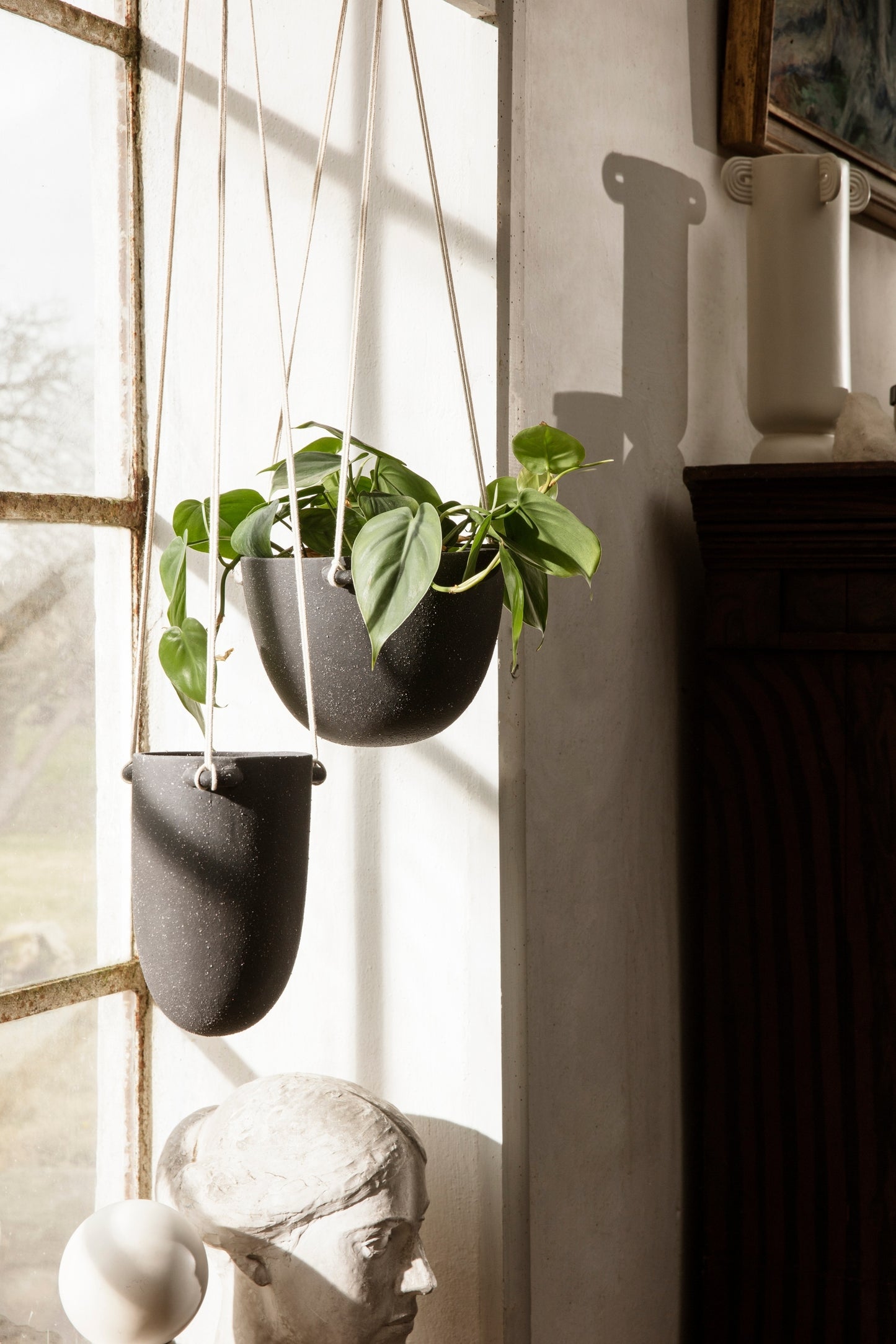 Ferm Living Speckle amppeli iso tummanharmaa