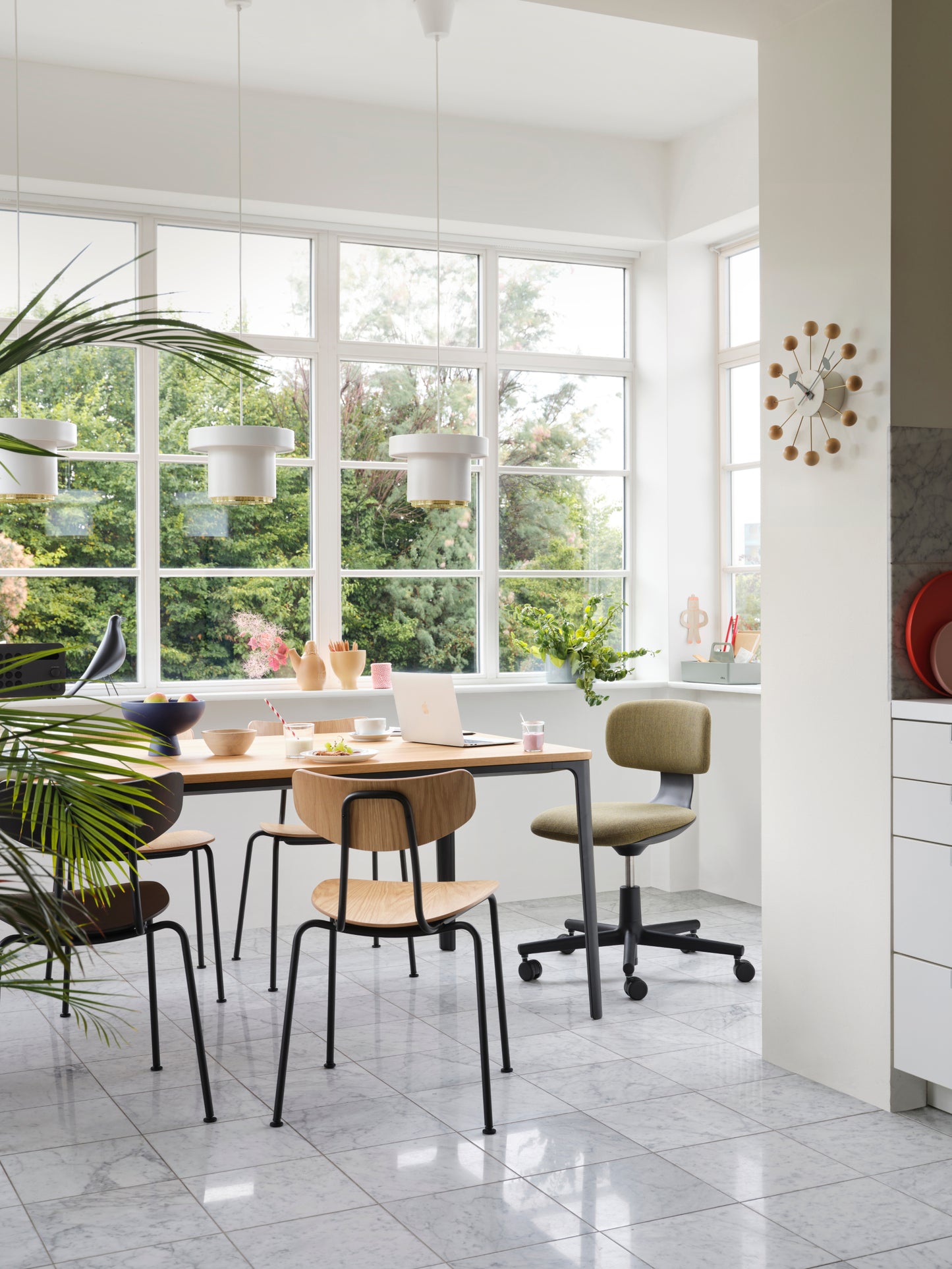 Vitra Nelson Ball kello pyökki