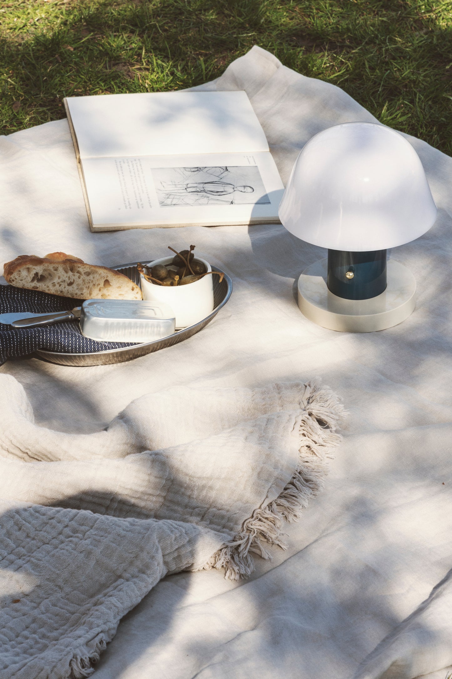 &Tradition Setago JH27 pöytävalaisin Twilight&Sand