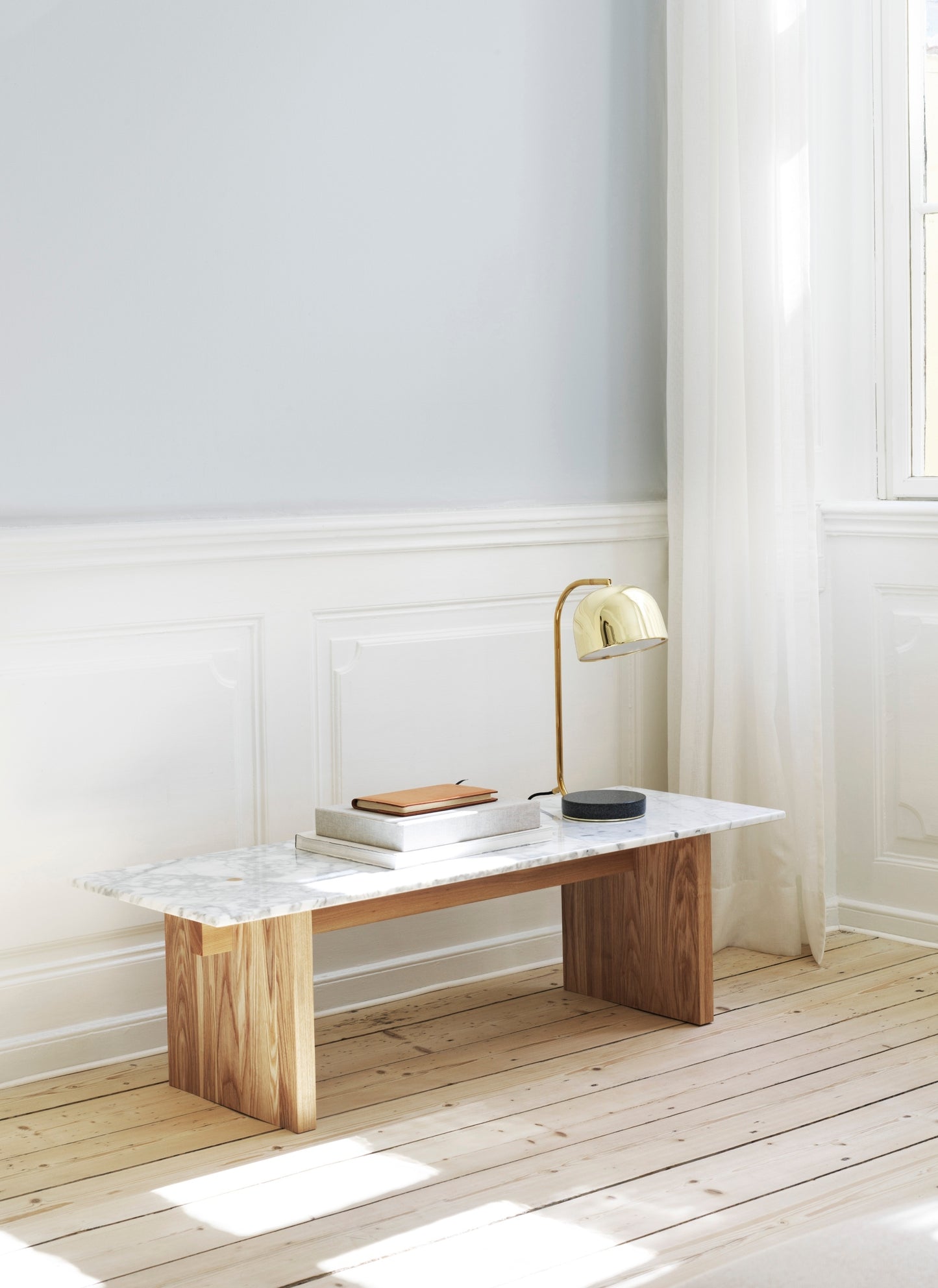 Normann Copenhagen Grant pöytävalaisin messinki