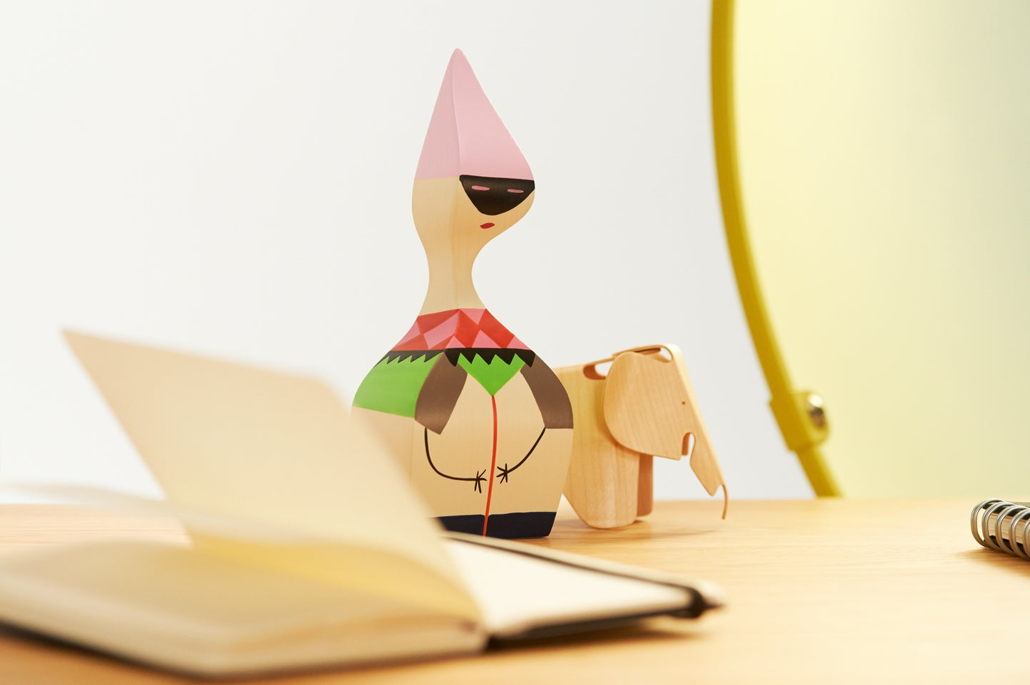 Vitra puunukke No. 6
