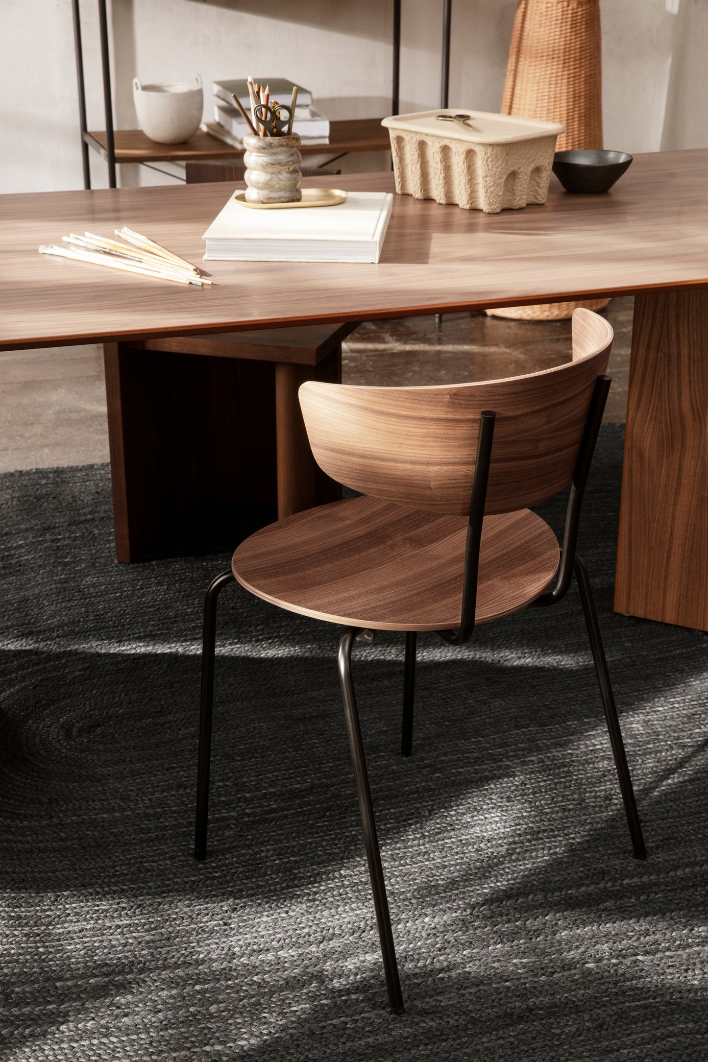 Ferm Living Herman tuoli pähkinä