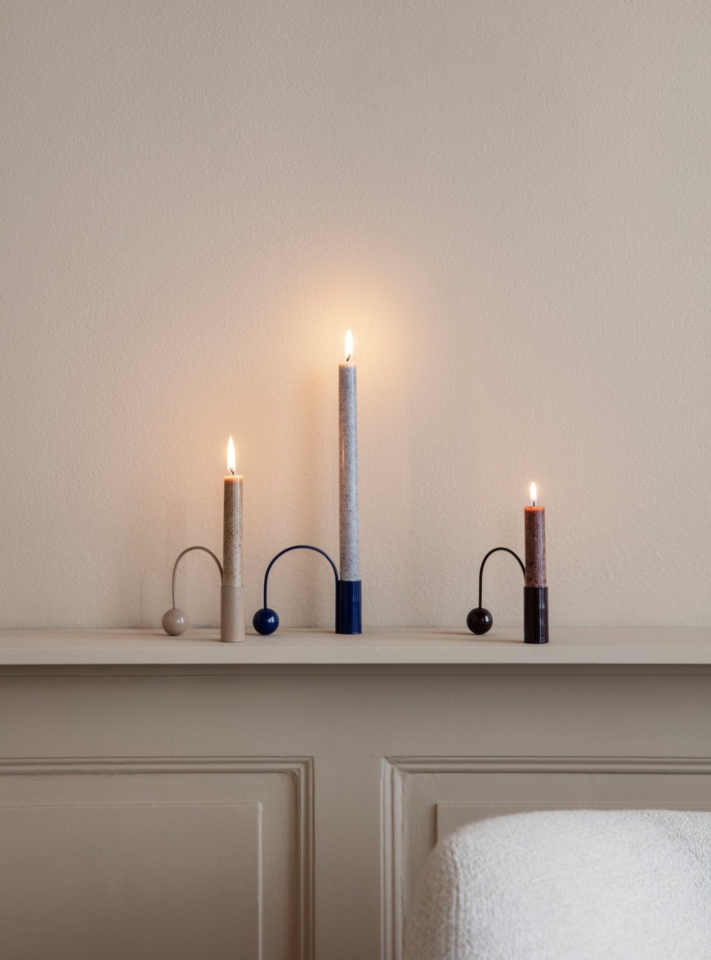 Ferm Living Balance kynttilänjalka musta