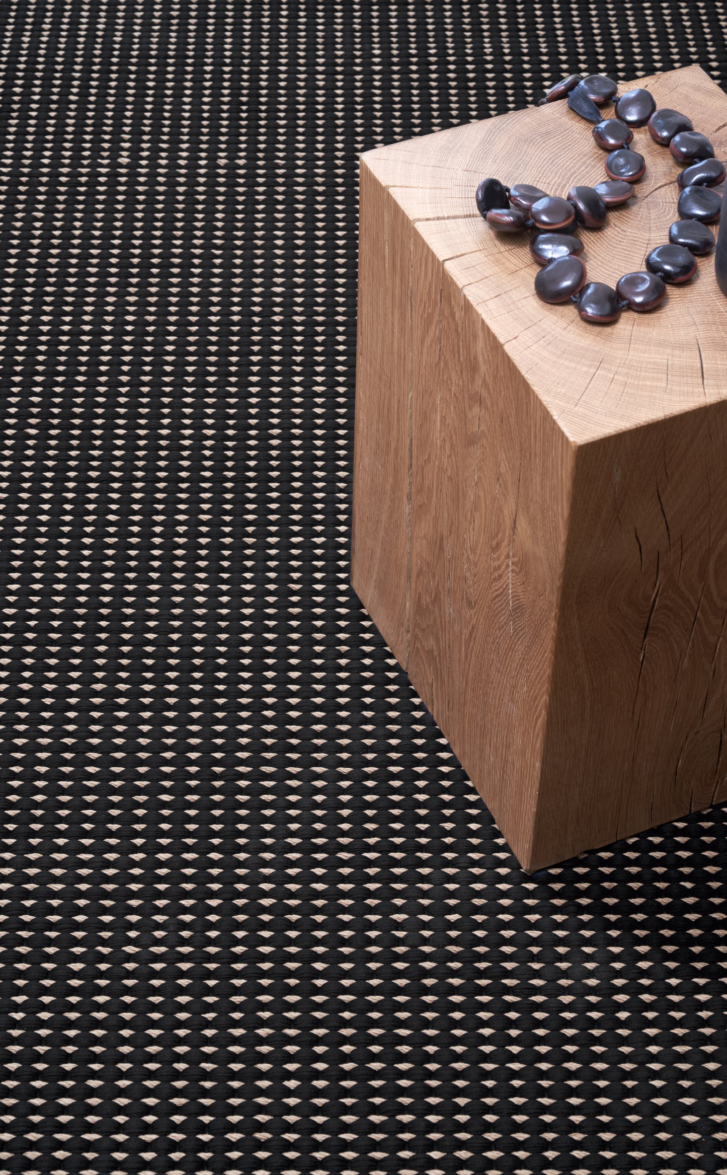 Woodnotes Duetto1 140x200 musta