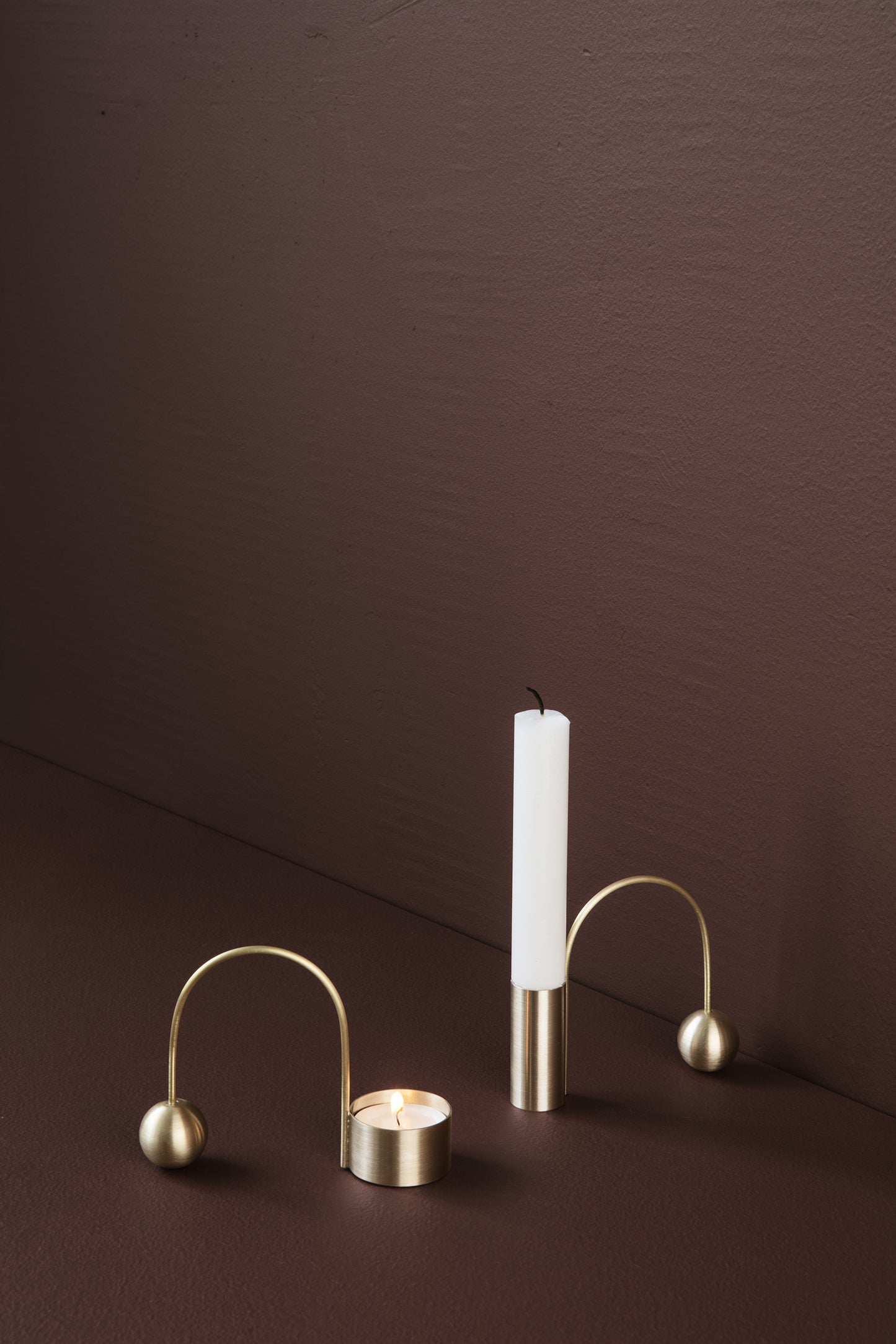 Ferm Living Balance kynttilänjalka messinki
