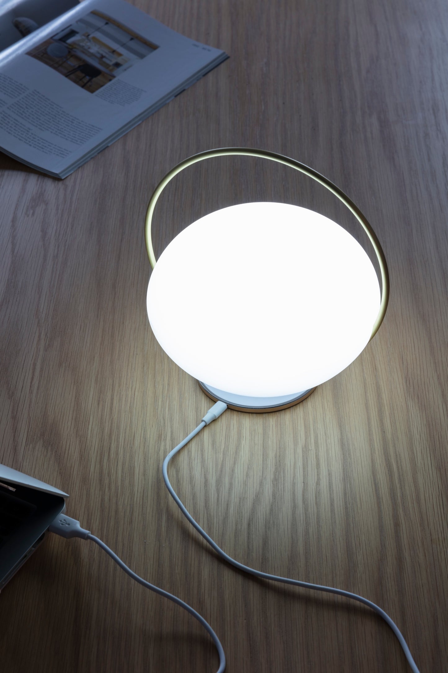 UMAGE Orbit Portable pöytävalaisin