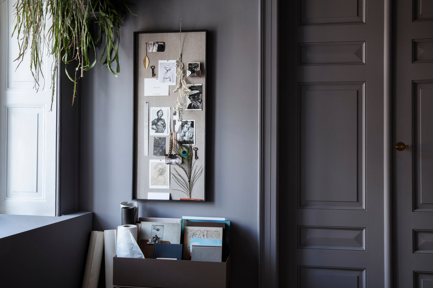Ferm Living Scenery muistitaulu kapea musta