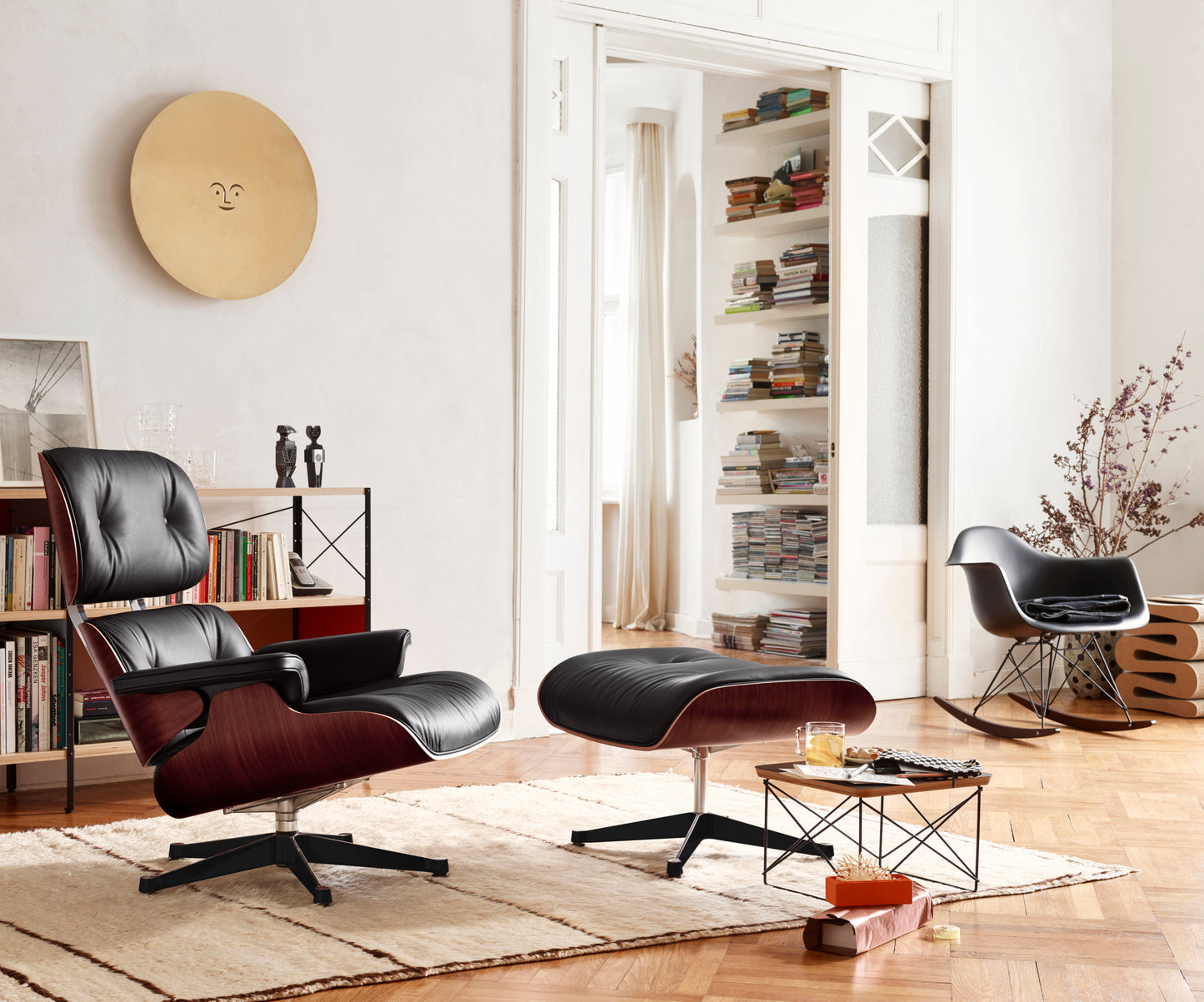 Vitra Eames RAR keinutuoli musta