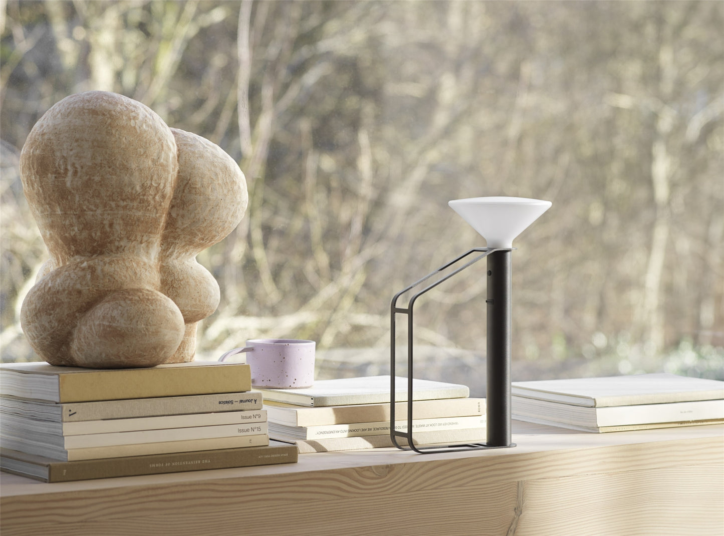 Muuto Piton Portable pöytävalaisin musta