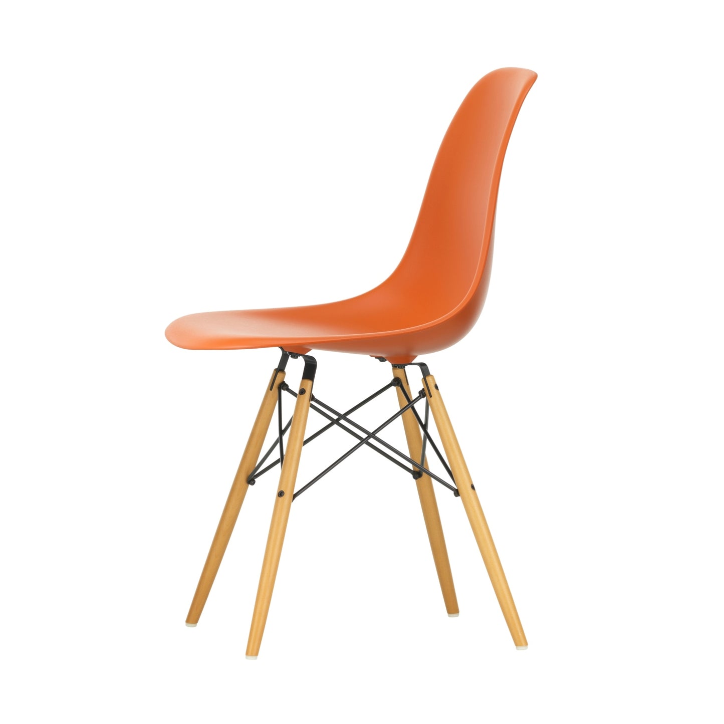 Vitra Eames DSW tuoli oranssi/vaahtera